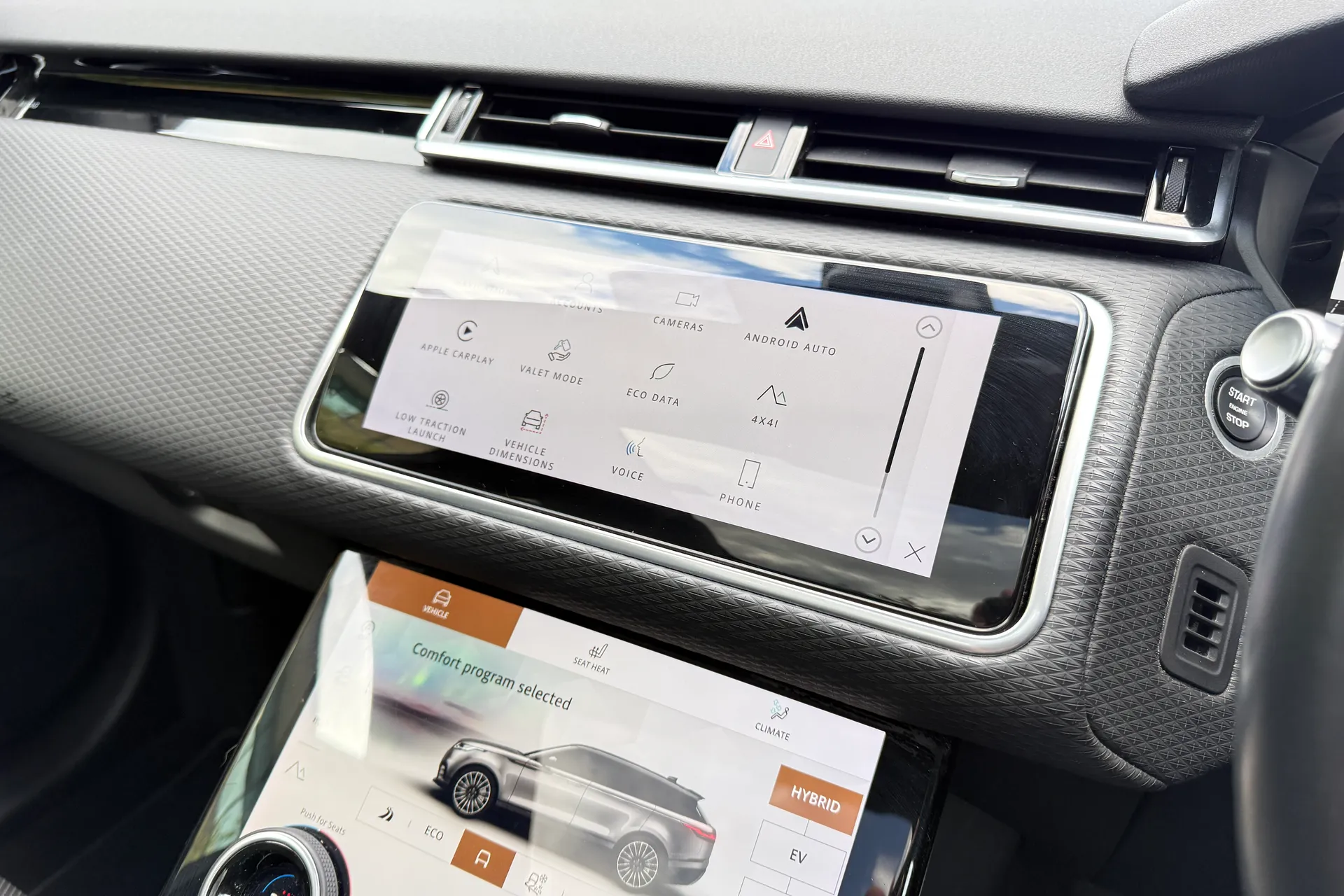 LAND ROVER RANGE ROVER VELAR thumbnail image number 39