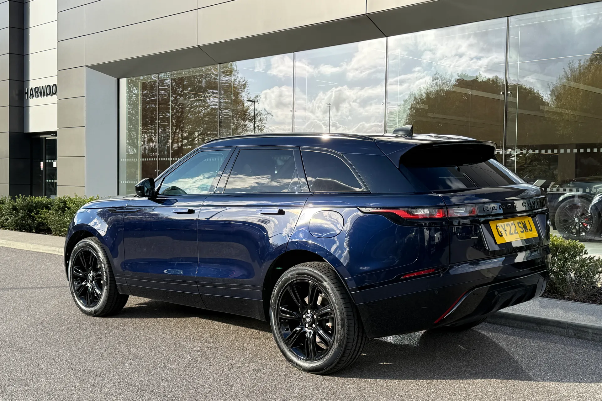 LAND ROVER RANGE ROVER VELAR thumbnail image number 16