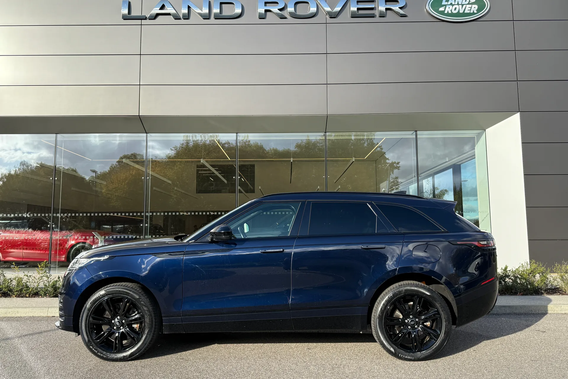 LAND ROVER RANGE ROVER VELAR thumbnail image number 8
