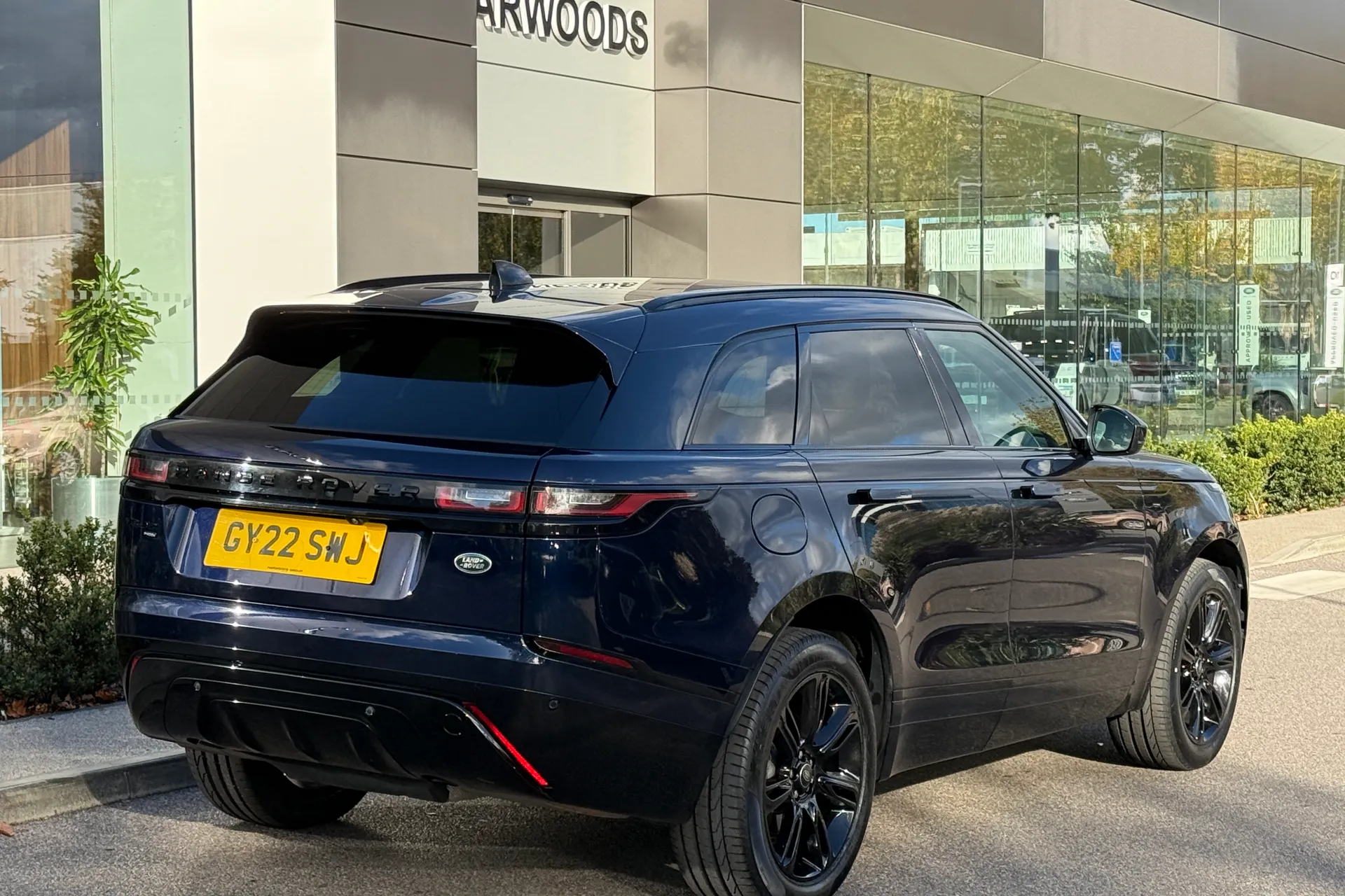 LAND ROVER RANGE ROVER VELAR thumbnail image number 10