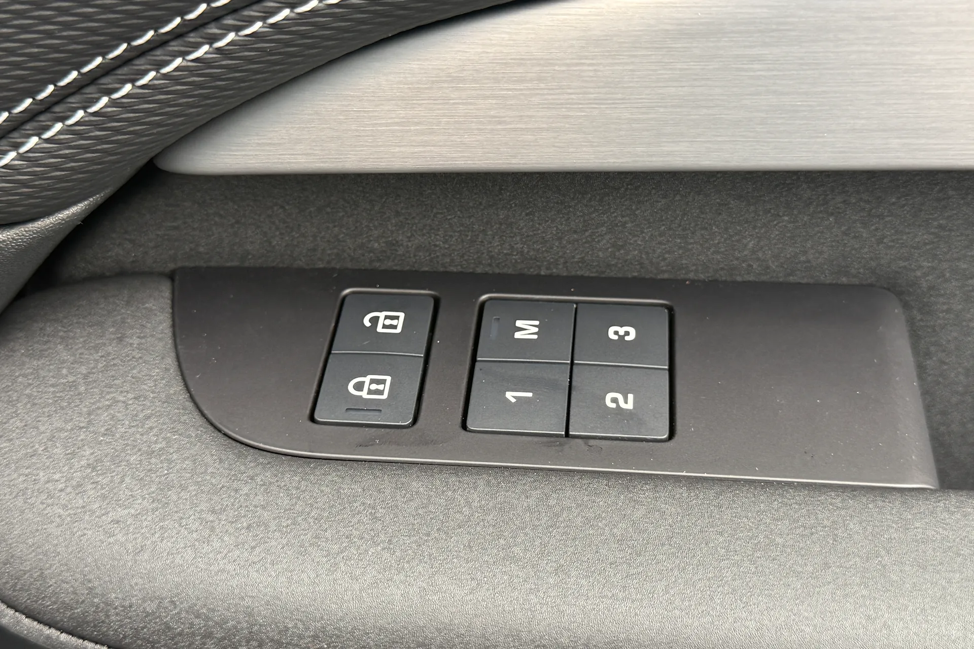 LAND ROVER DISCOVERY thumbnail image number 56