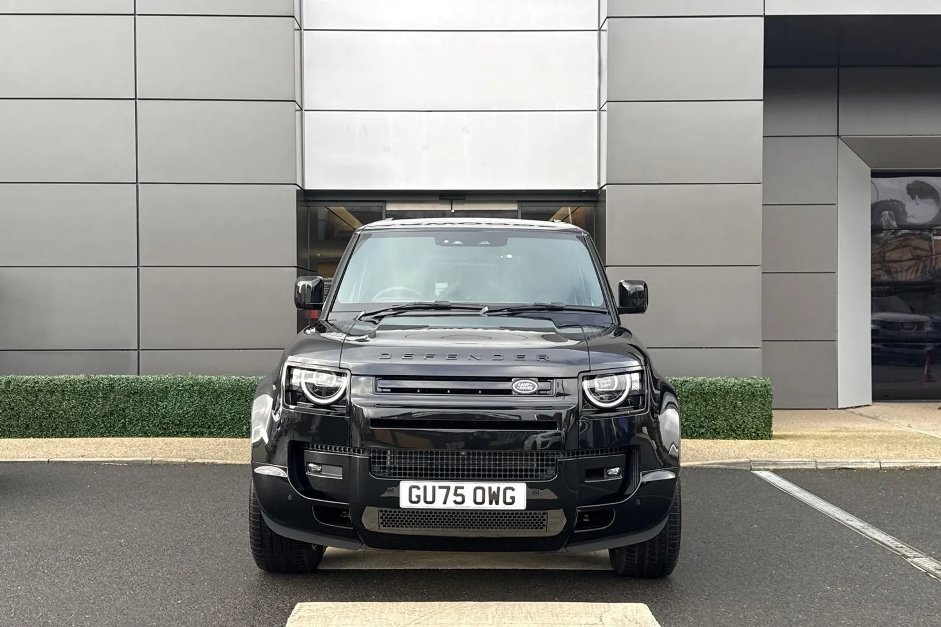 LAND ROVER Defender 110 thumbnail image number 13