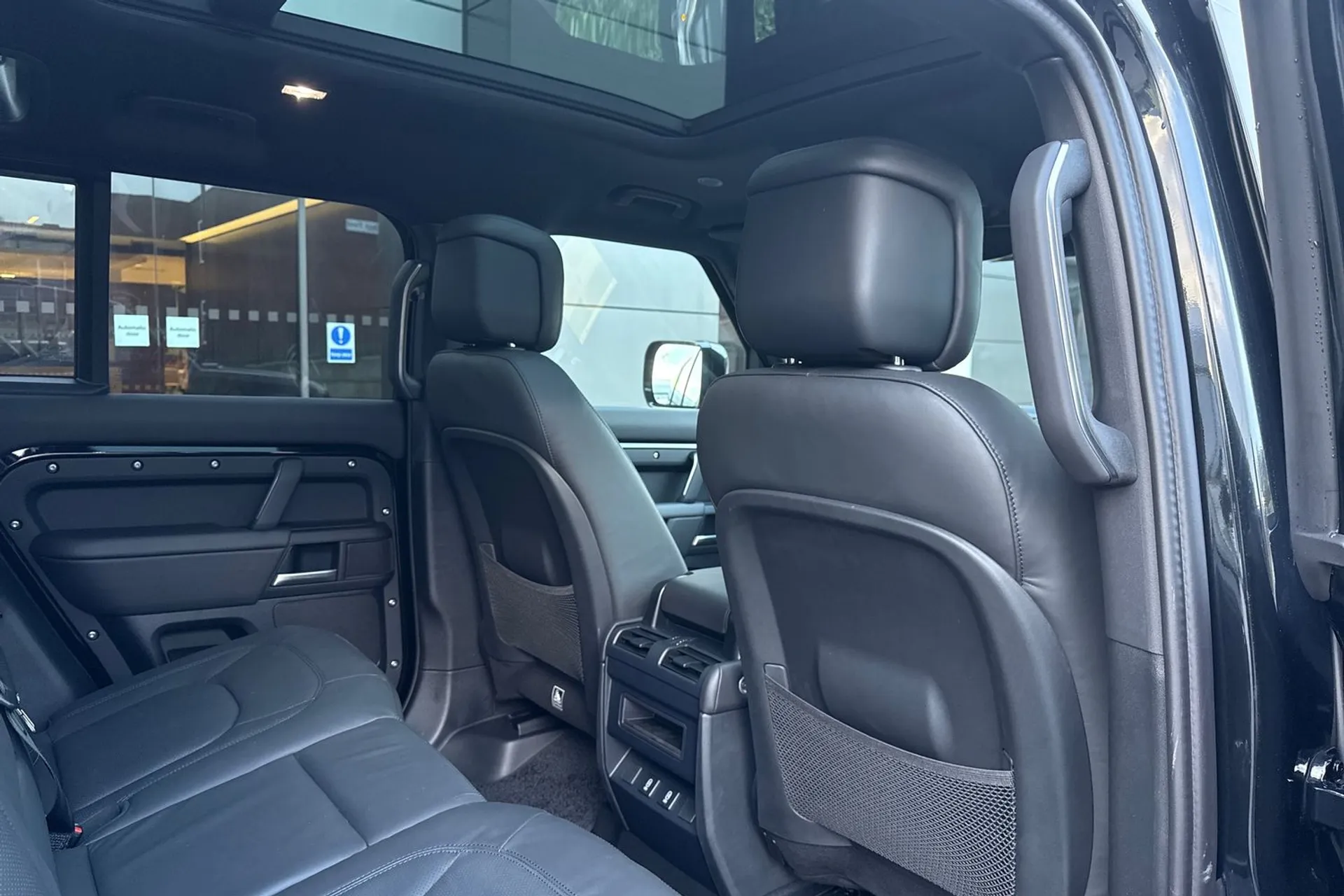 LAND ROVER Defender 110 thumbnail image number 42