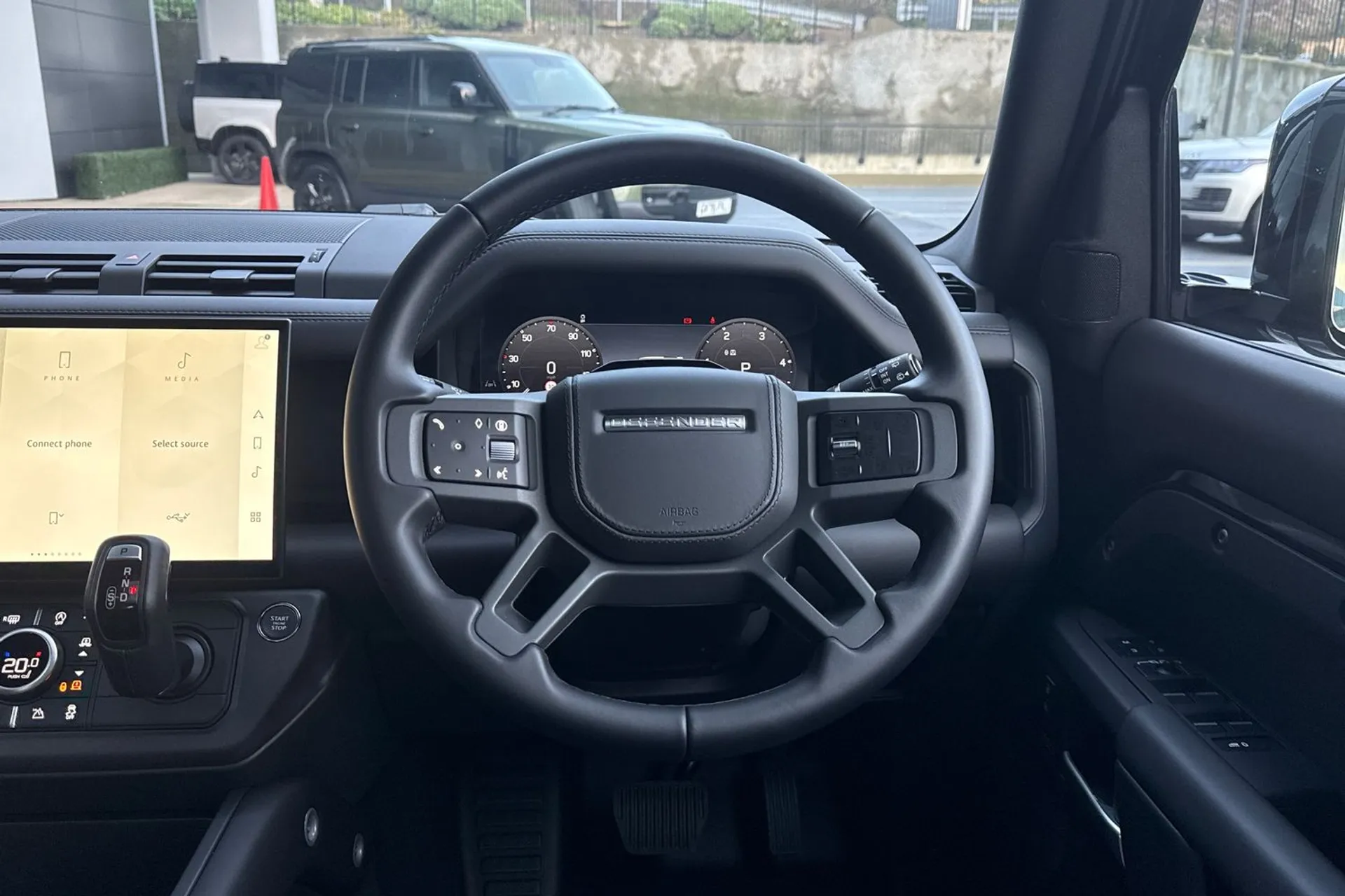 LAND ROVER Defender 110 thumbnail image number 50