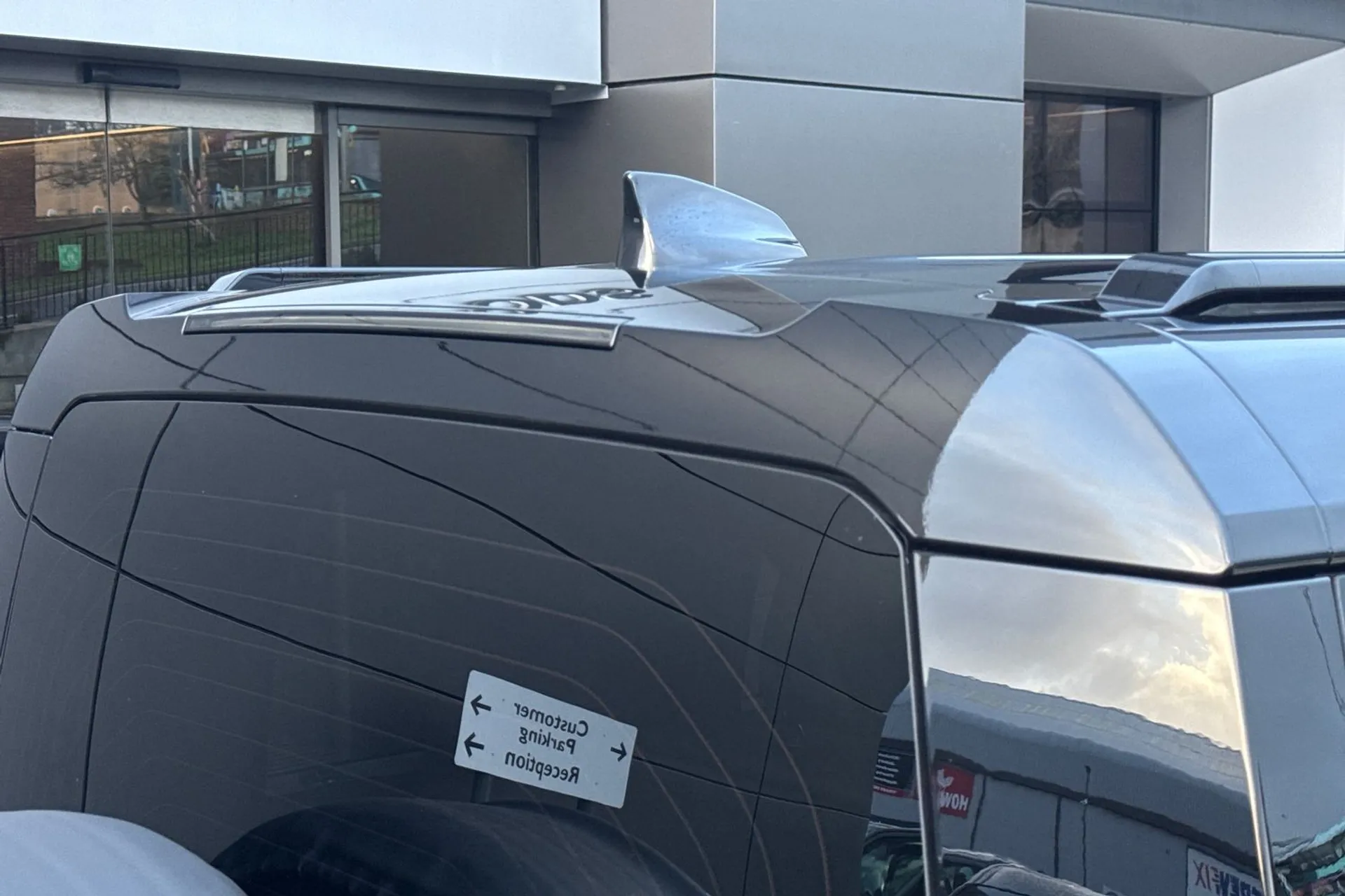 LAND ROVER Defender 110 thumbnail image number 35