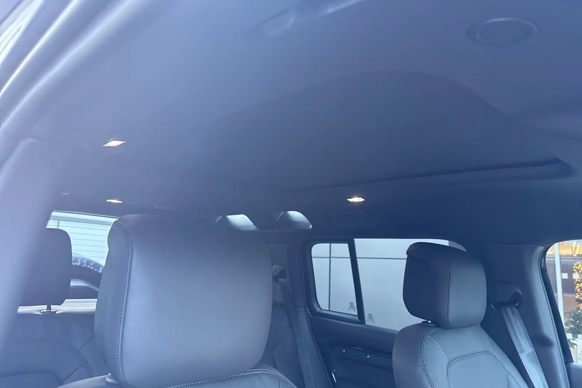 LAND ROVER Defender 110 thumbnail image number 7