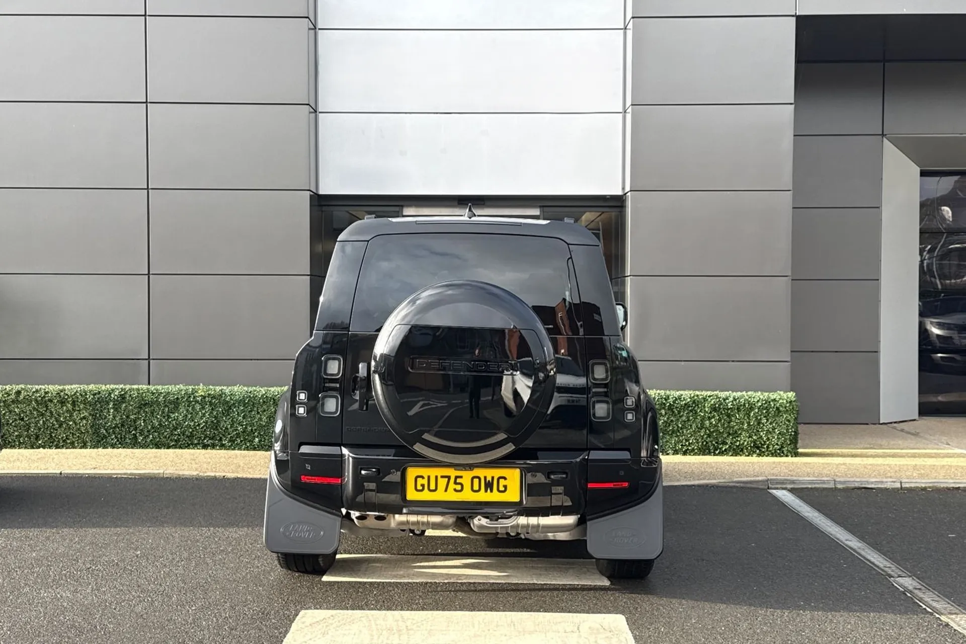 LAND ROVER Defender 110 thumbnail image number 16