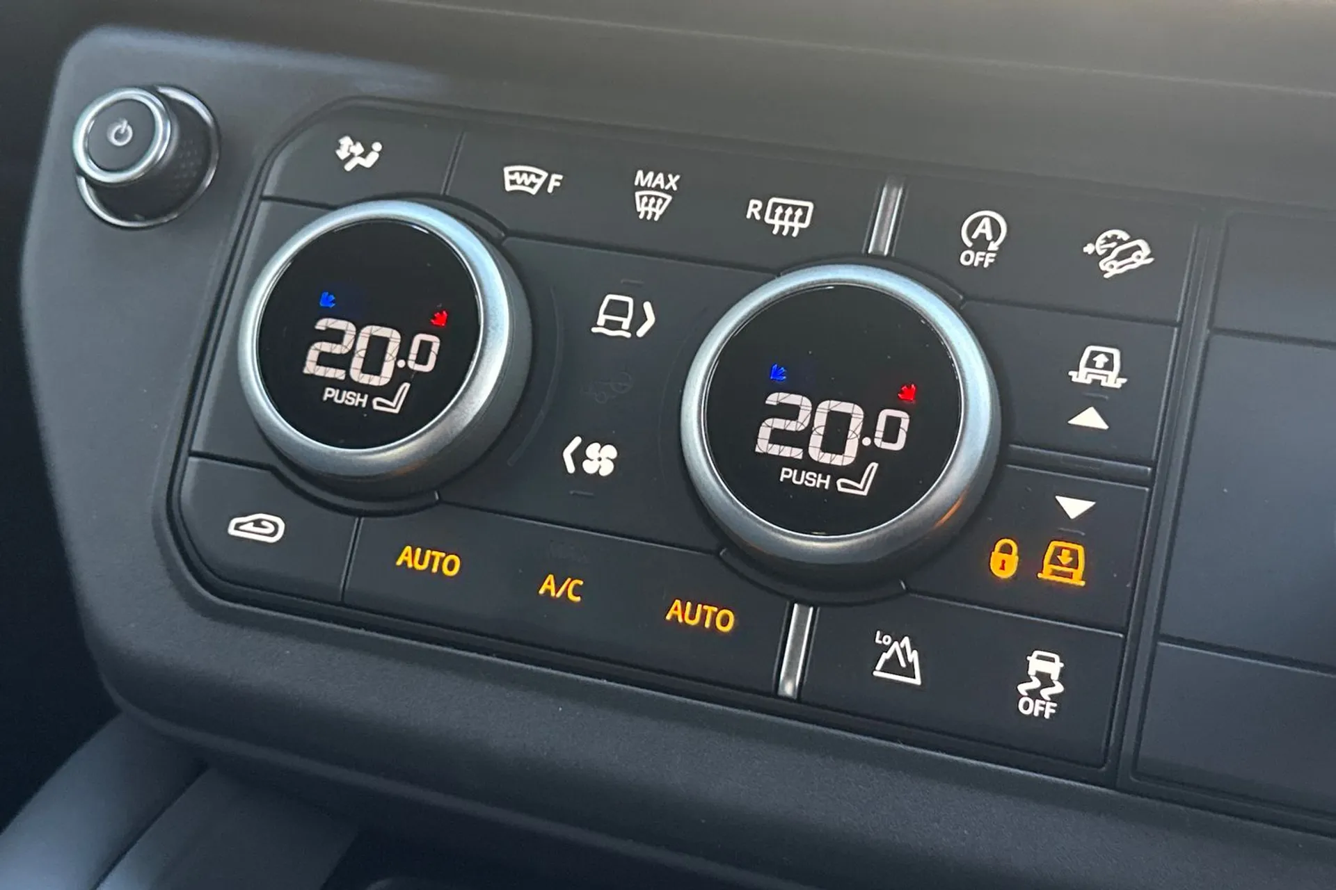 LAND ROVER Defender 110 thumbnail image number 55