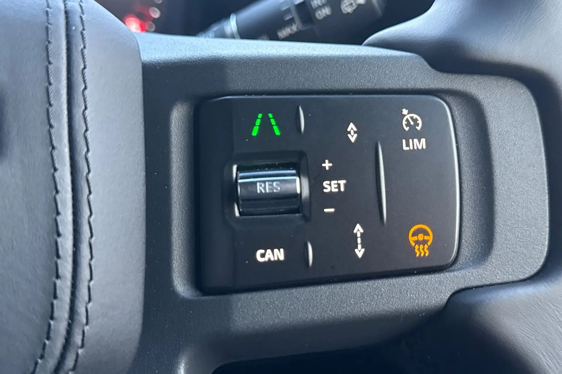 LAND ROVER Defender 110 thumbnail image number 54