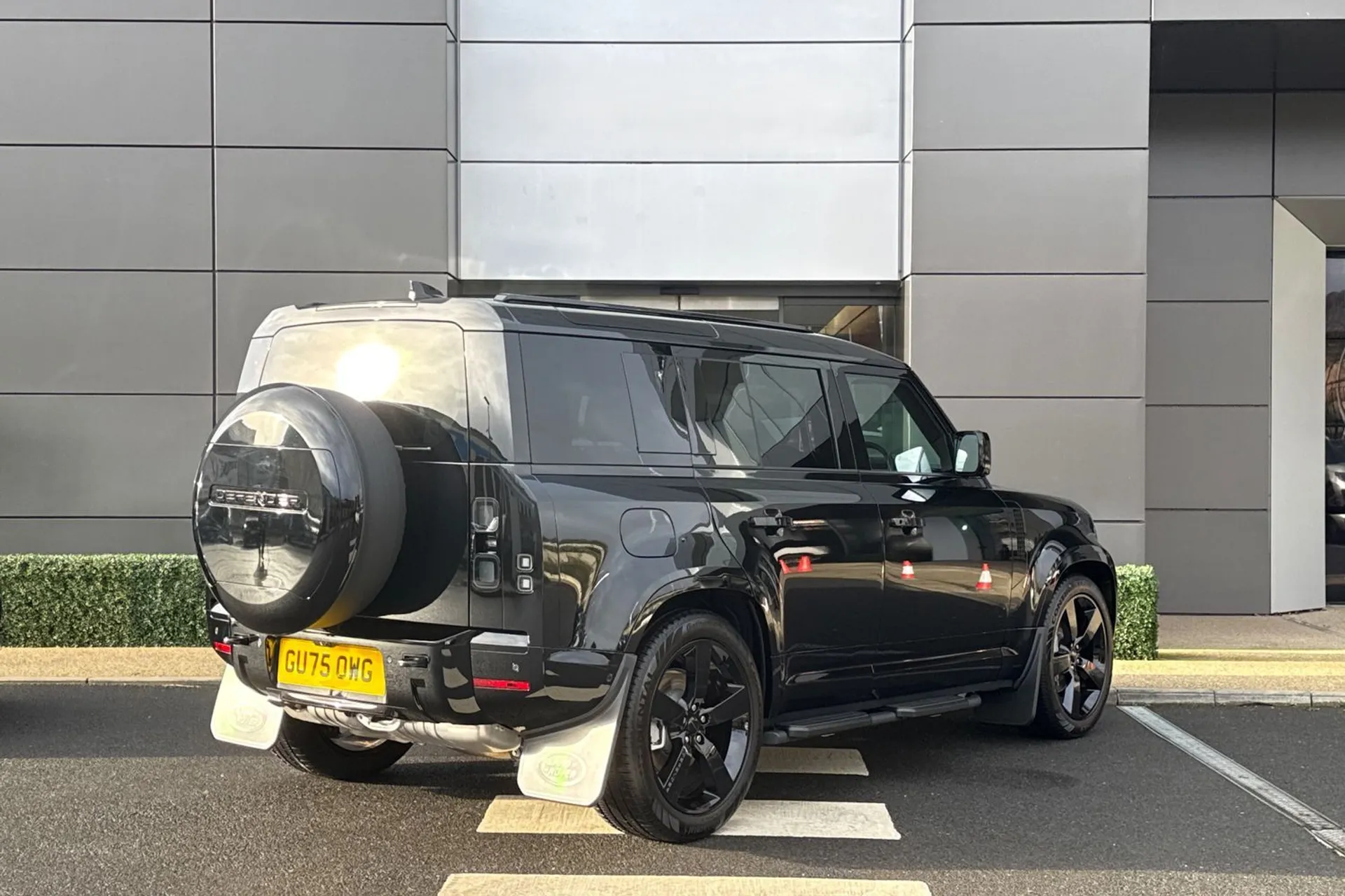 LAND ROVER Defender 110 thumbnail image number 14