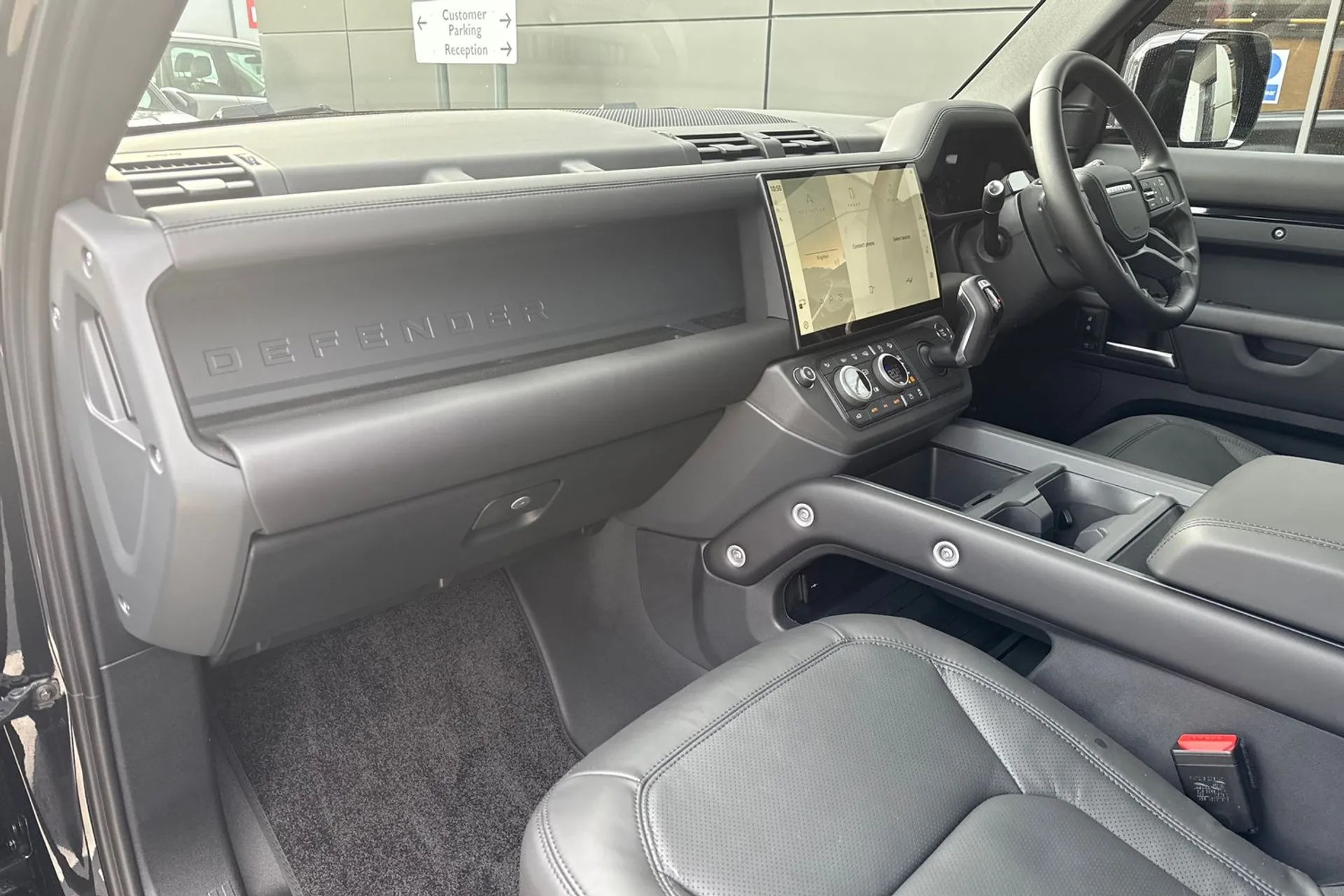 LAND ROVER Defender 110 thumbnail image number 44