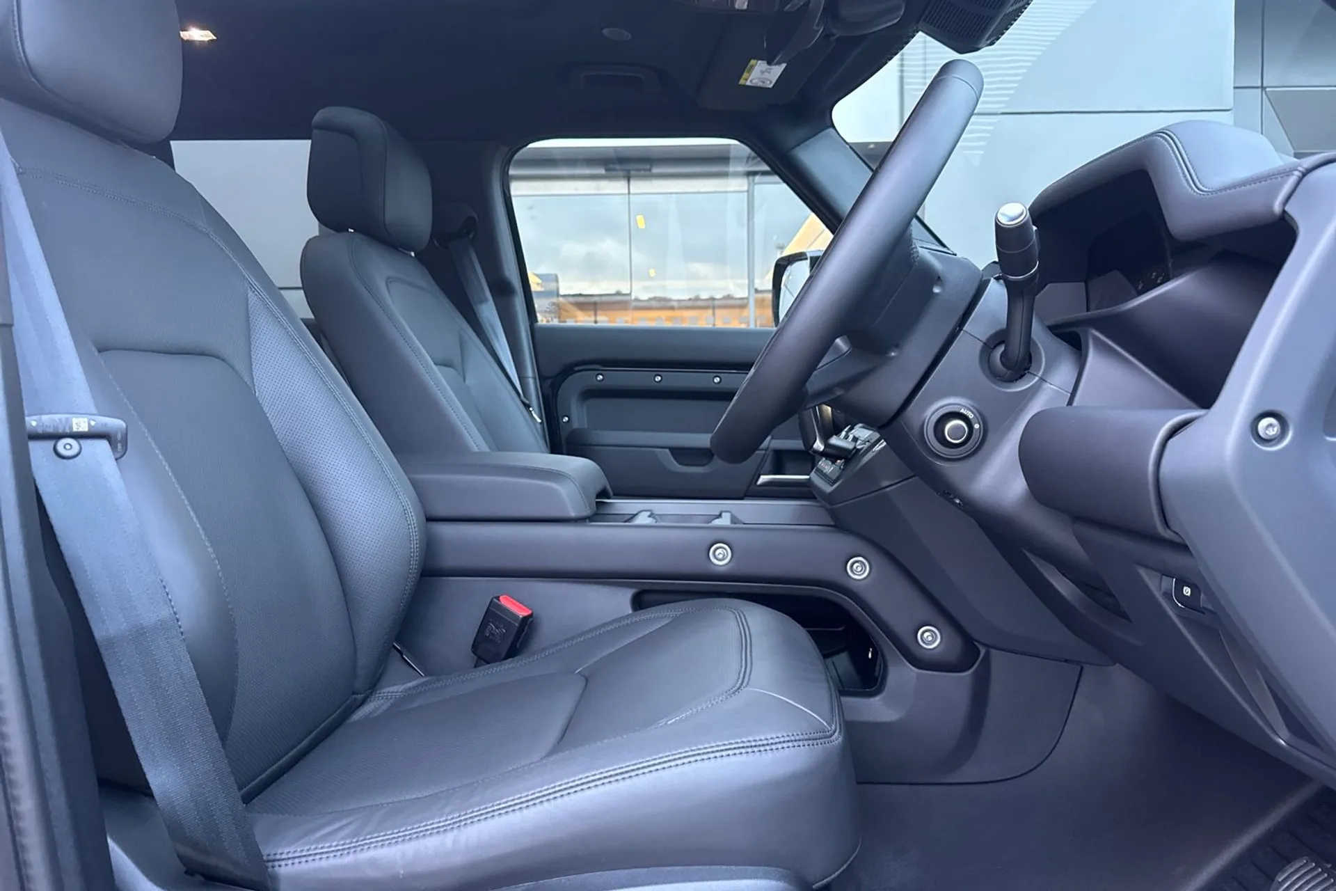 LAND ROVER Defender 110 thumbnail image number 22