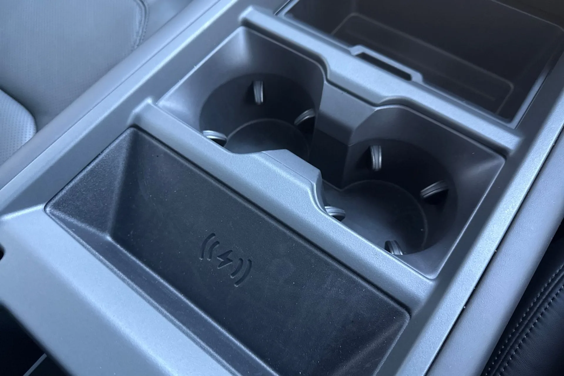 LAND ROVER Defender 110 thumbnail image number 60