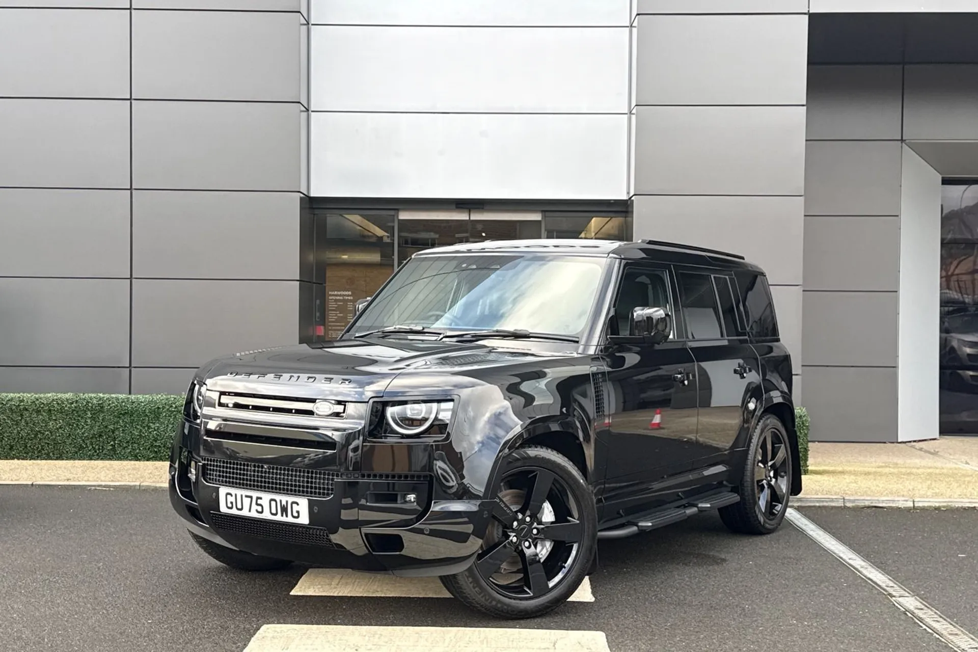 LAND ROVER Defender 110 thumbnail image number 6