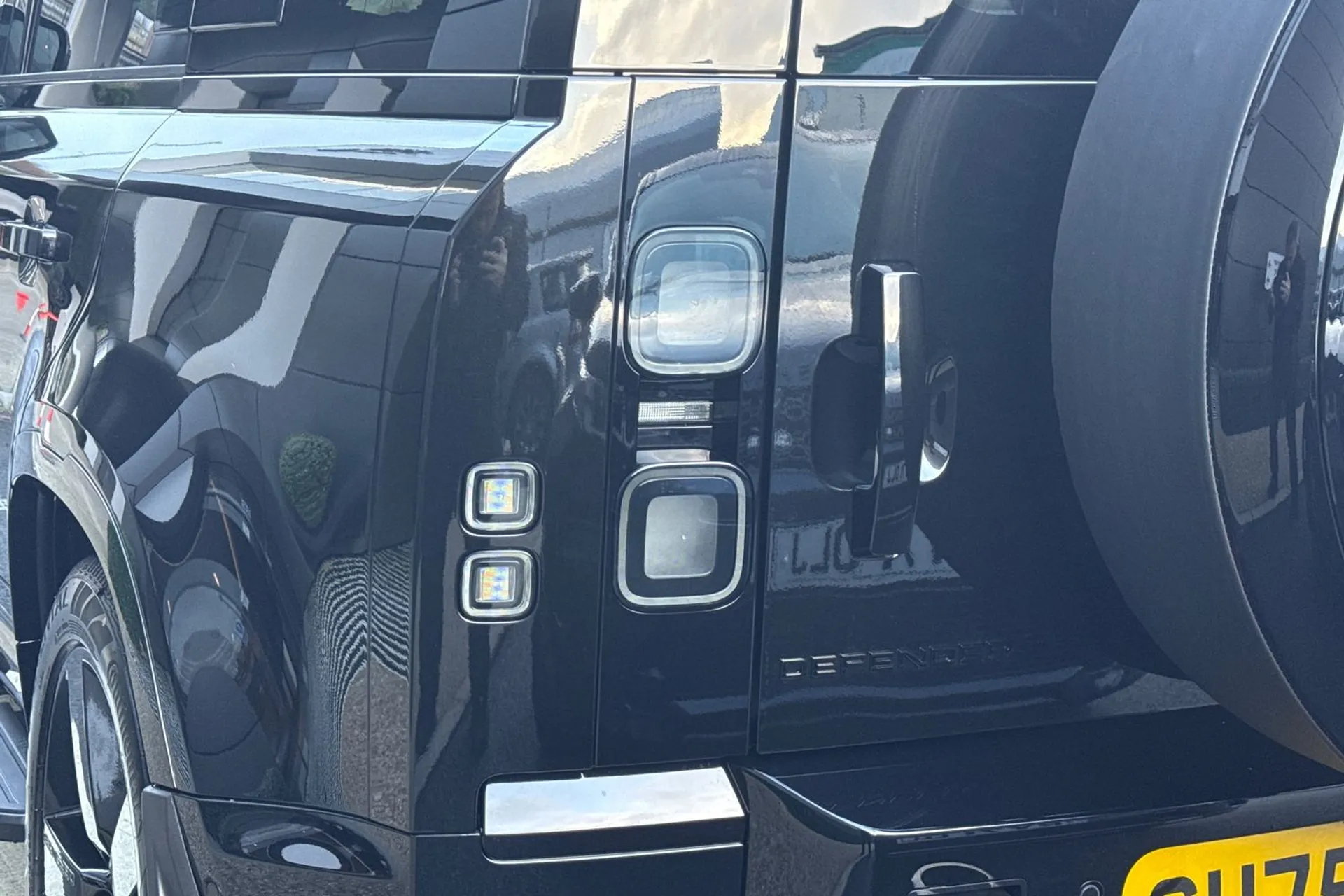 LAND ROVER Defender 110 thumbnail image number 34