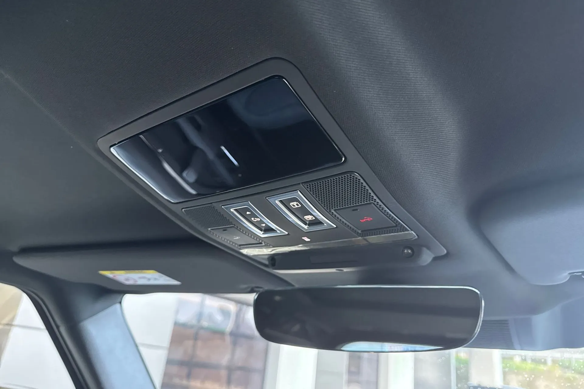 LAND ROVER Defender 110 thumbnail image number 59