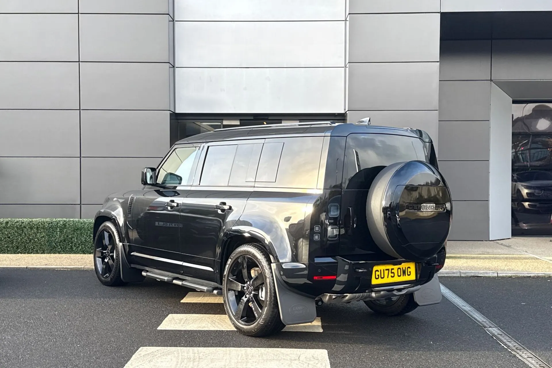 LAND ROVER Defender 110 thumbnail image number 17