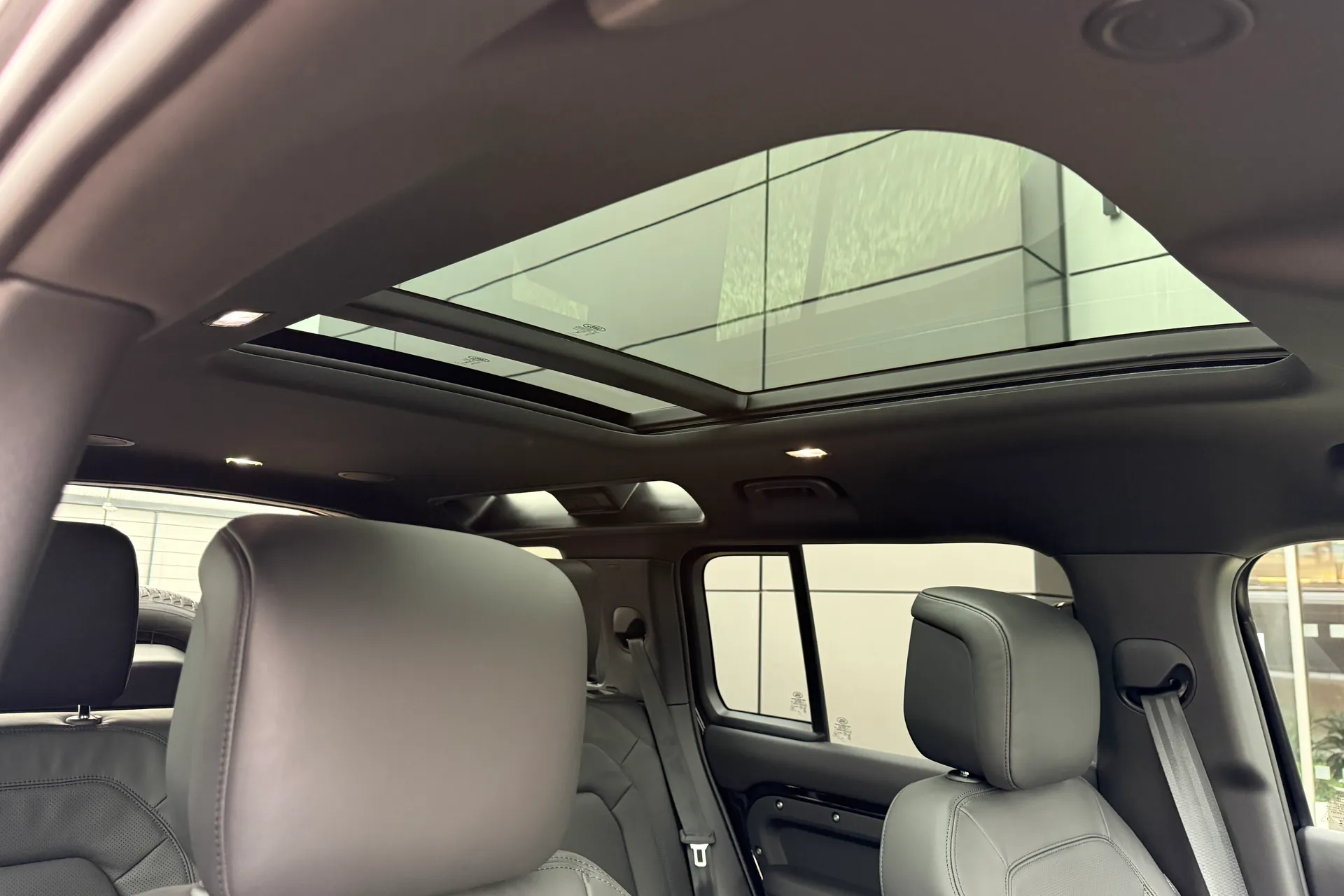 LAND ROVER DEFENDER thumbnail image number 9