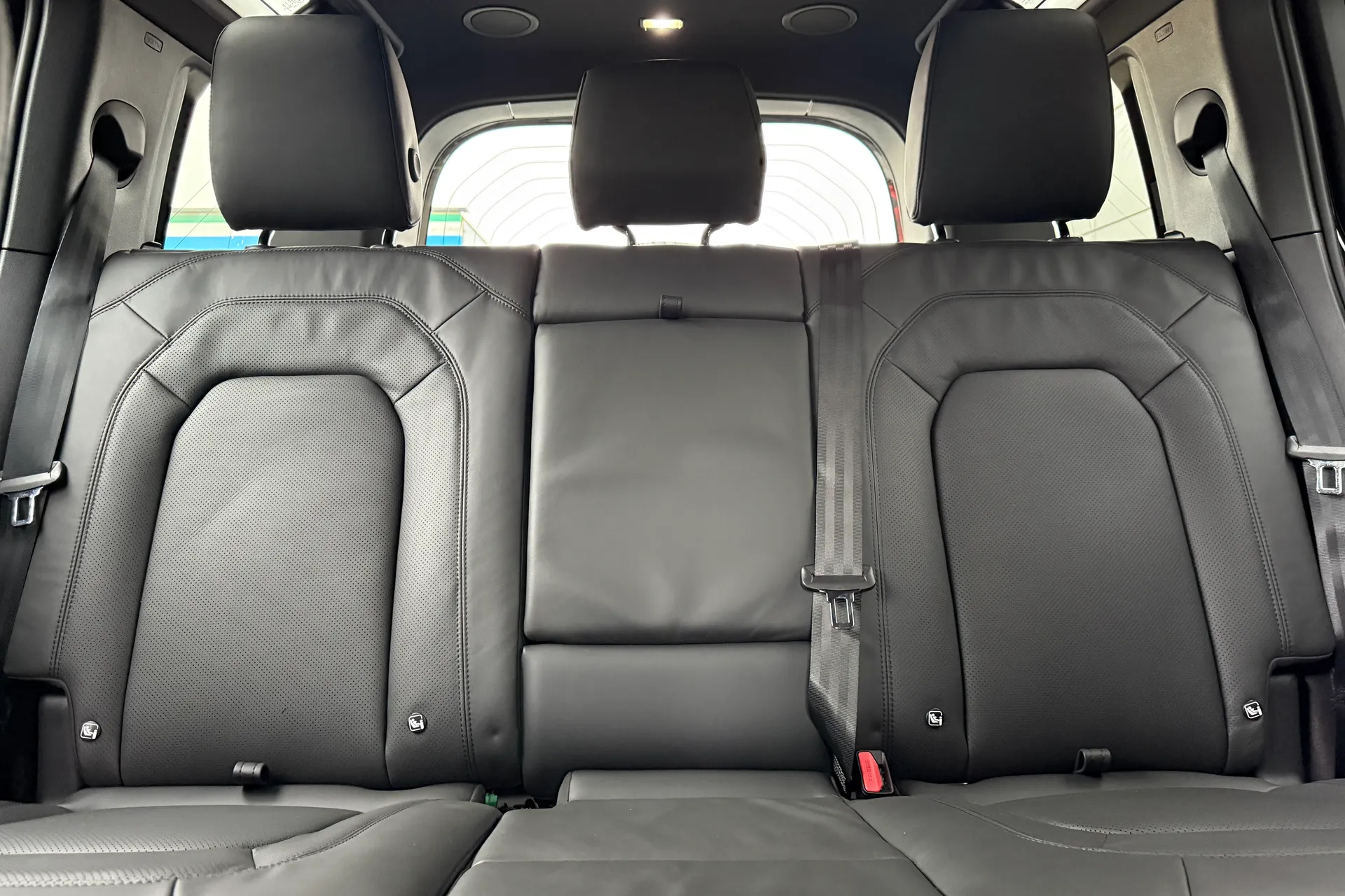 LAND ROVER DEFENDER thumbnail image number 48