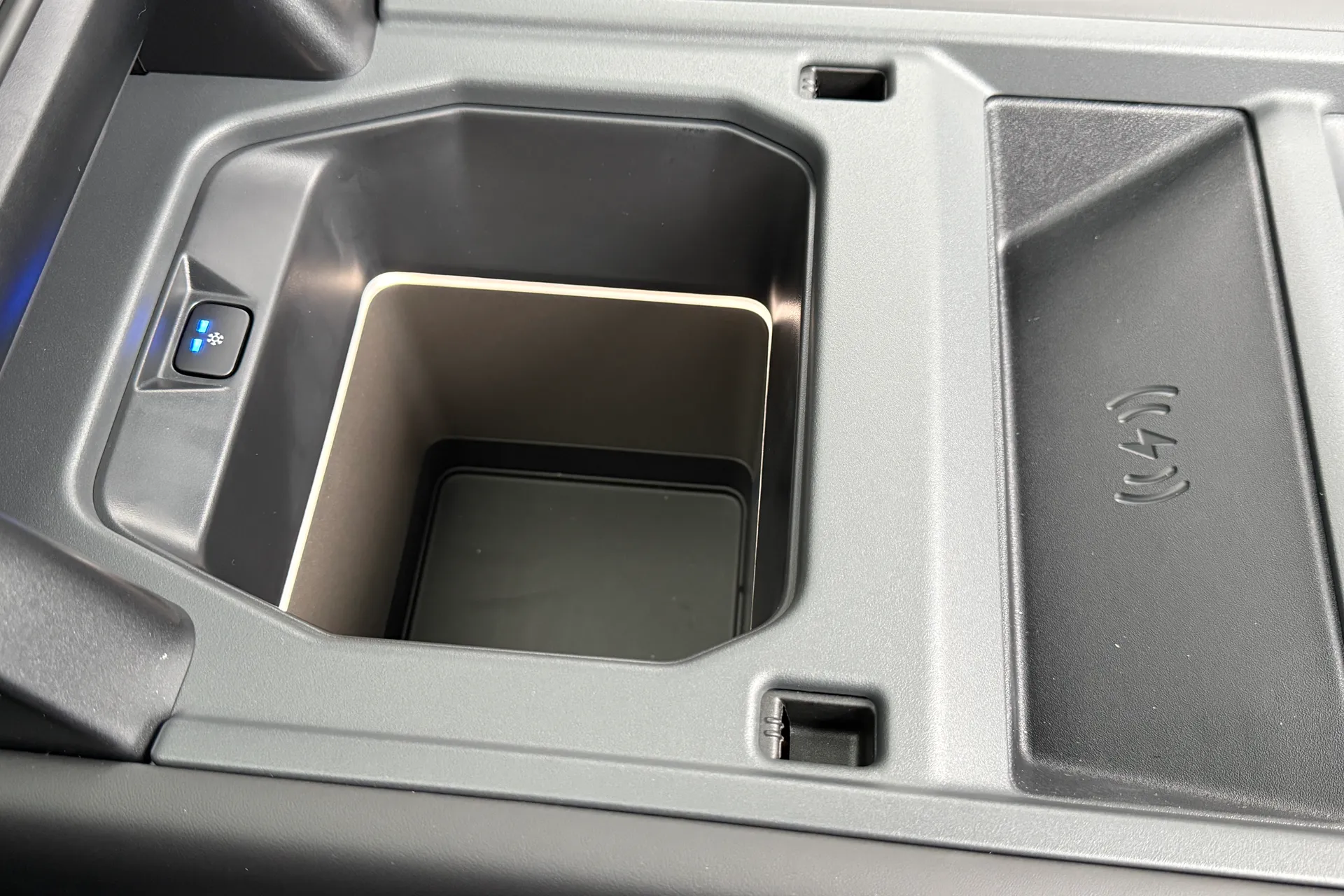 LAND ROVER DEFENDER thumbnail image number 37