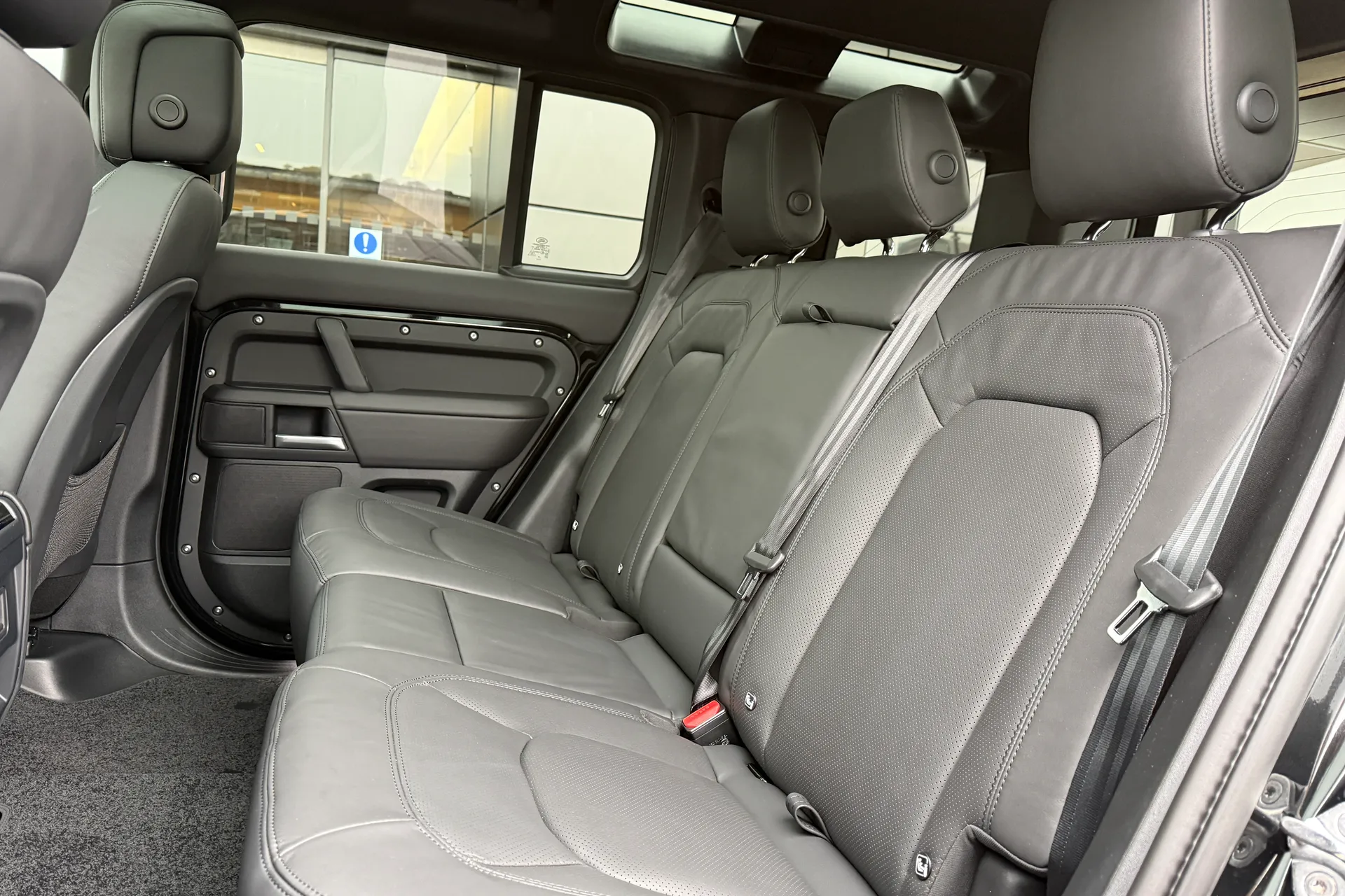 LAND ROVER DEFENDER thumbnail image number 61