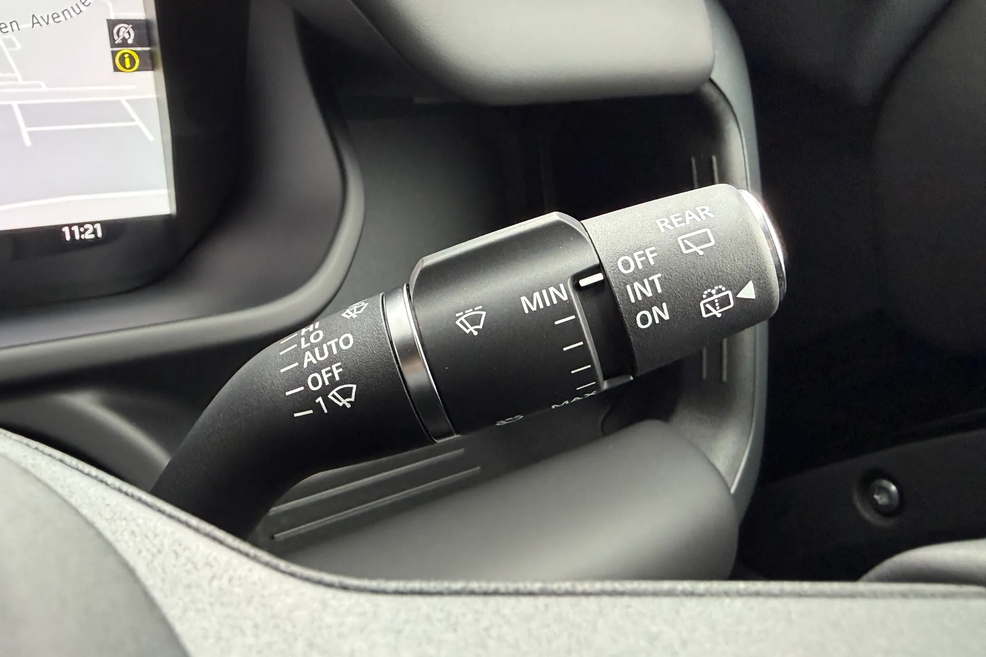 LAND ROVER DEFENDER thumbnail image number 65