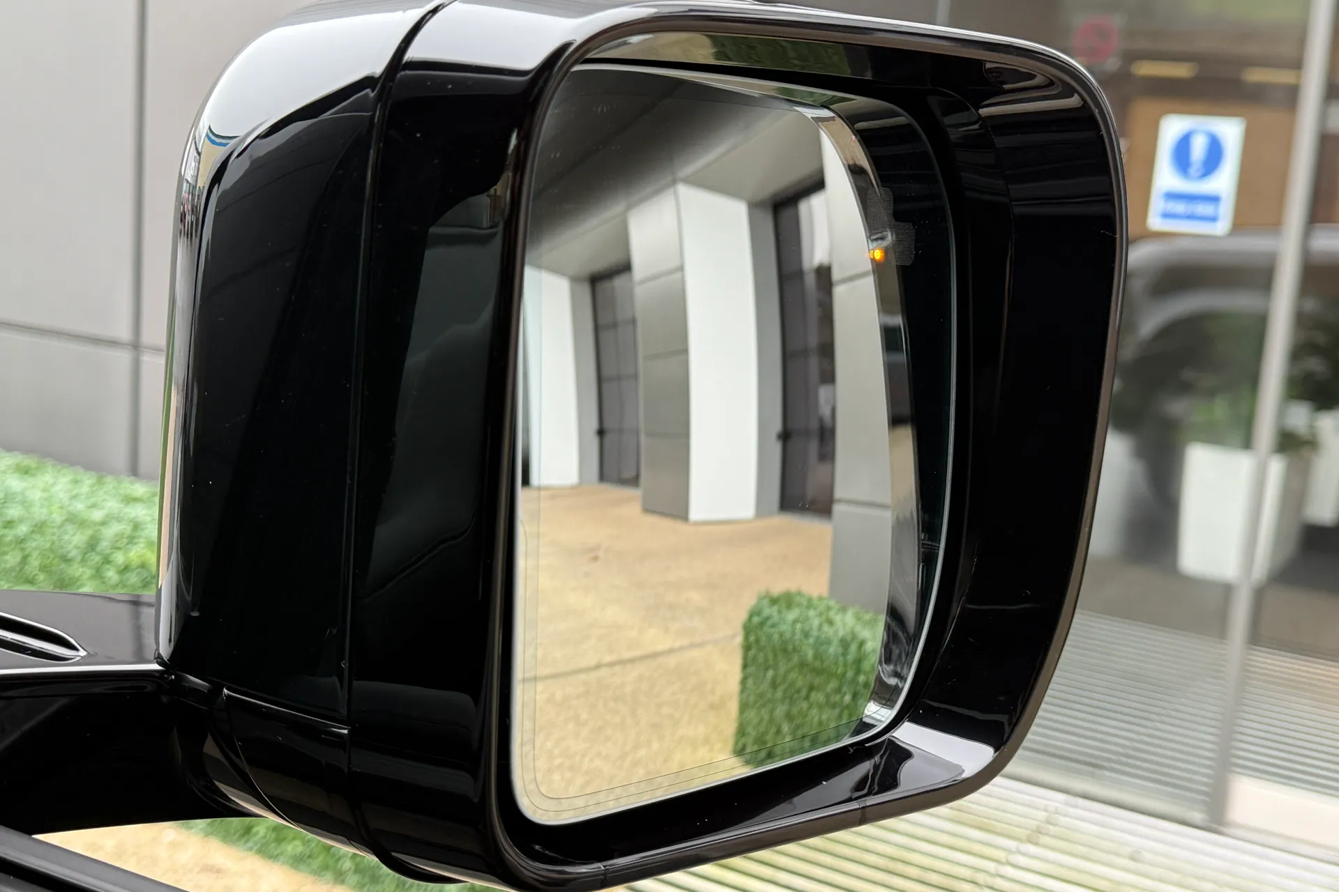 LAND ROVER DEFENDER thumbnail image number 26