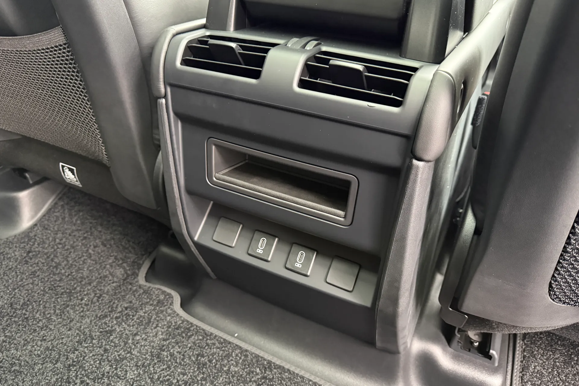 LAND ROVER DEFENDER thumbnail image number 51