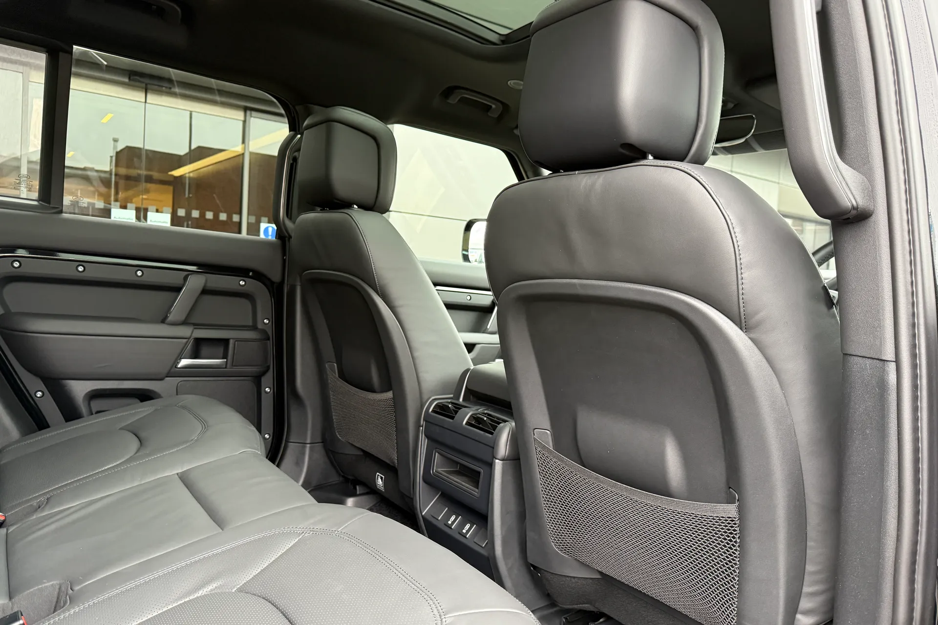 LAND ROVER DEFENDER thumbnail image number 50