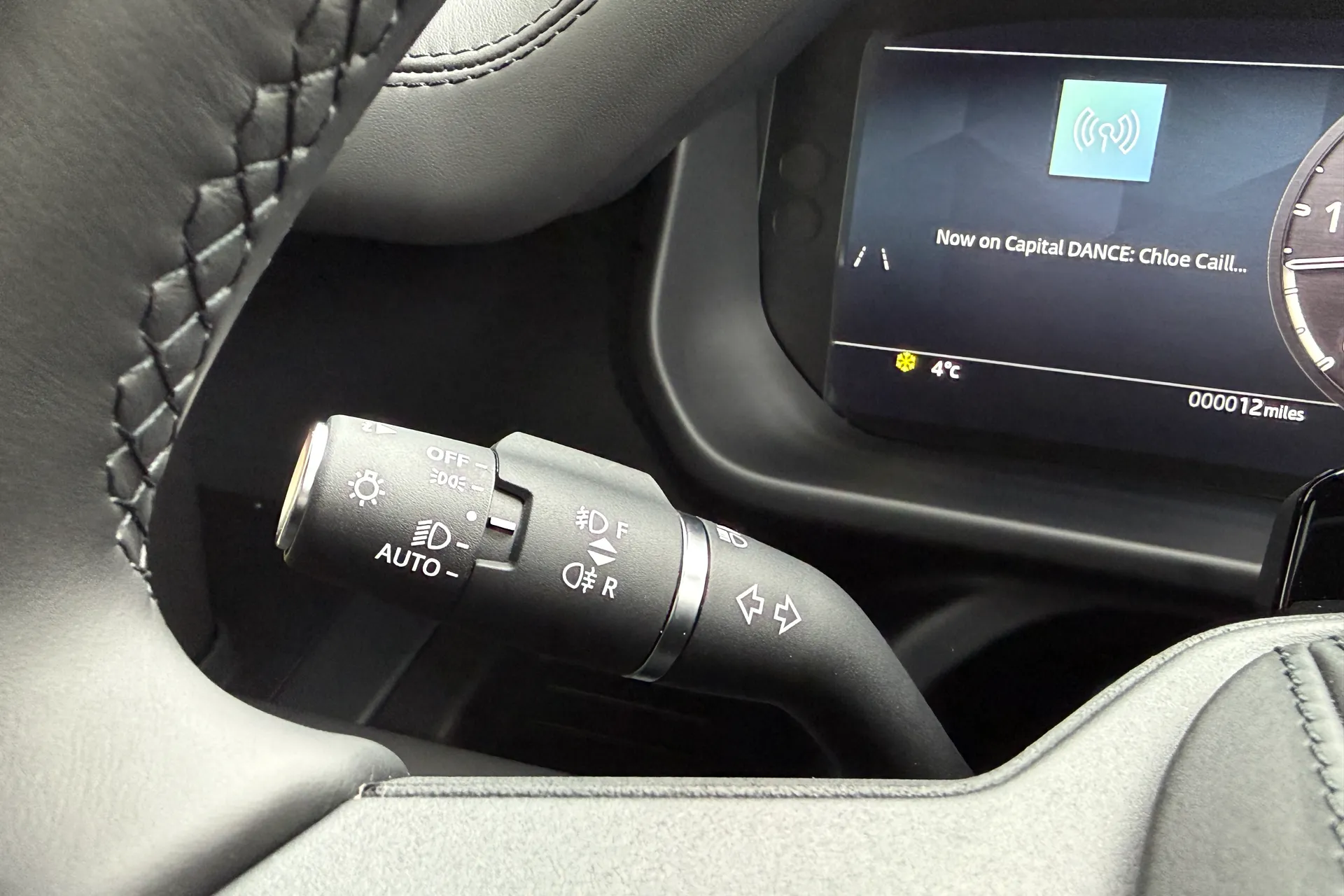 LAND ROVER DEFENDER thumbnail image number 64