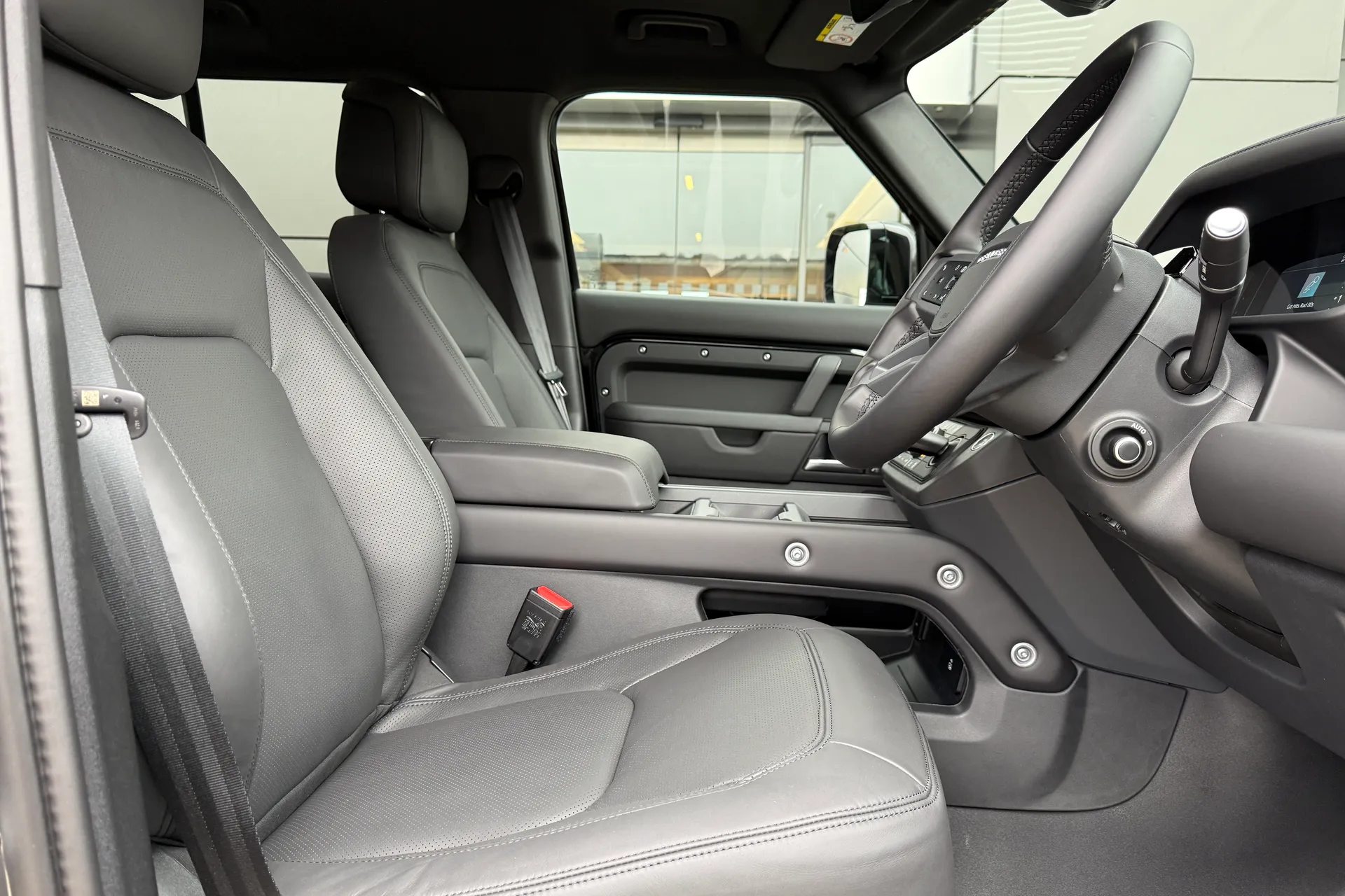 LAND ROVER DEFENDER thumbnail image number 21