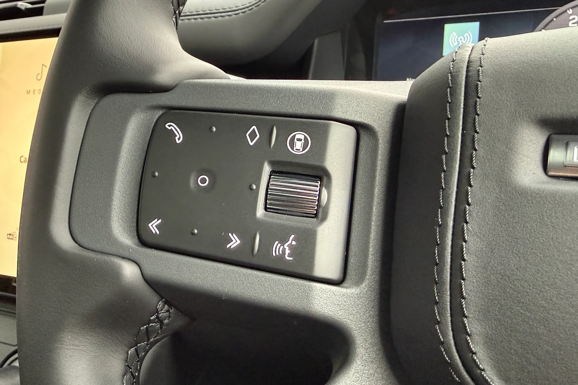 LAND ROVER DEFENDER thumbnail image number 54