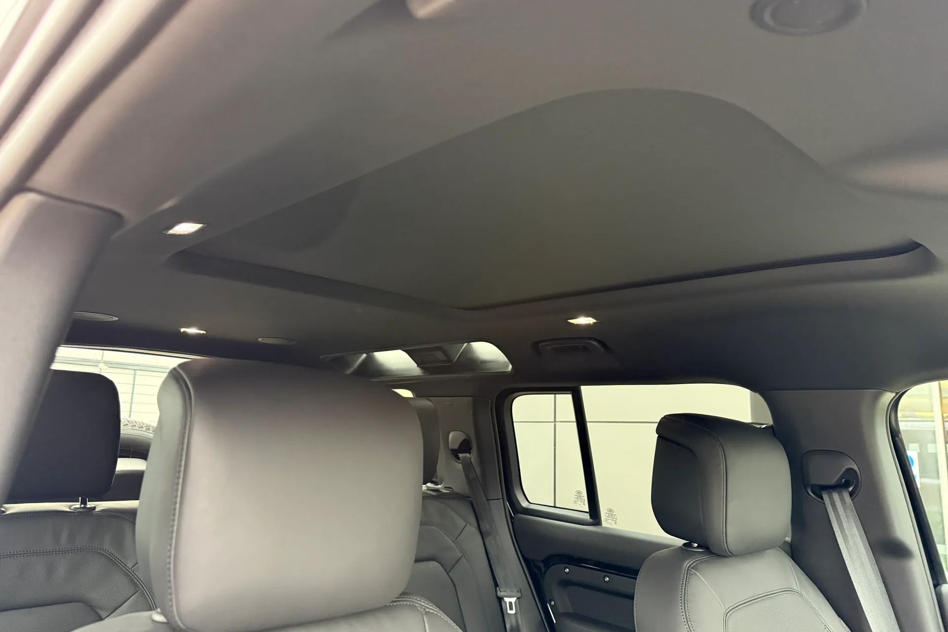 LAND ROVER DEFENDER thumbnail image number 8