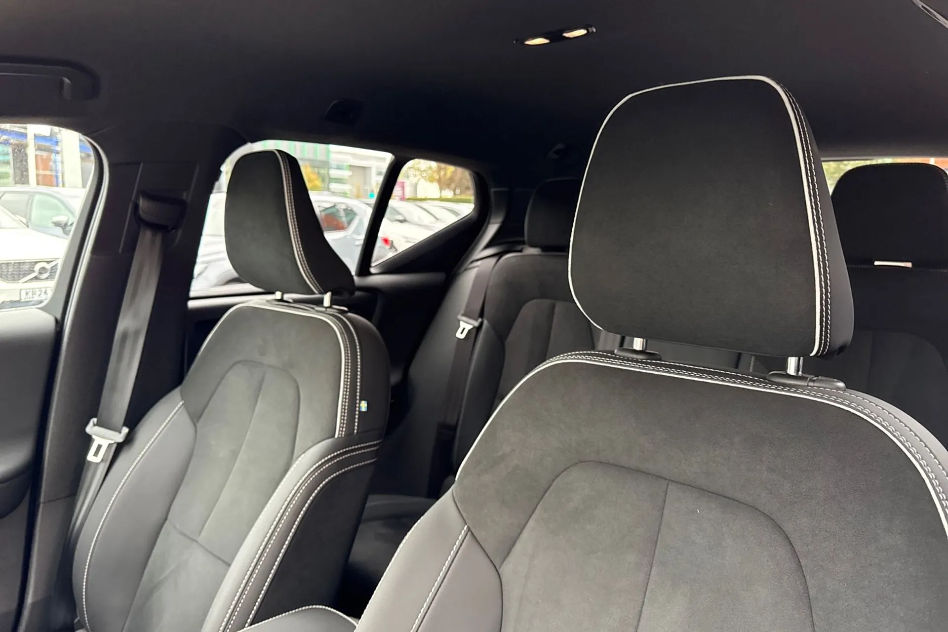 Volvo XC40 thumbnail image number 28