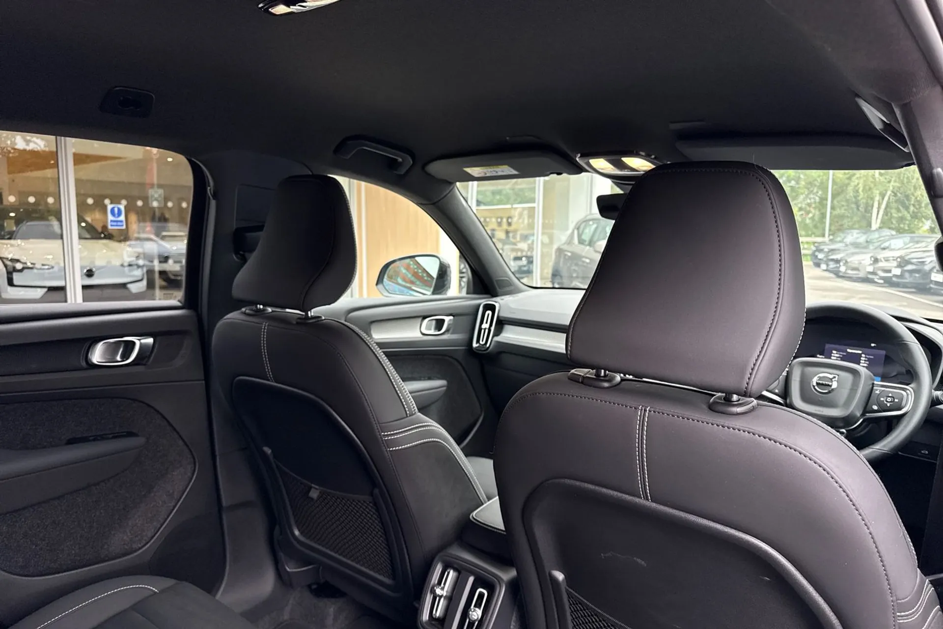 Volvo XC40 thumbnail image number 23