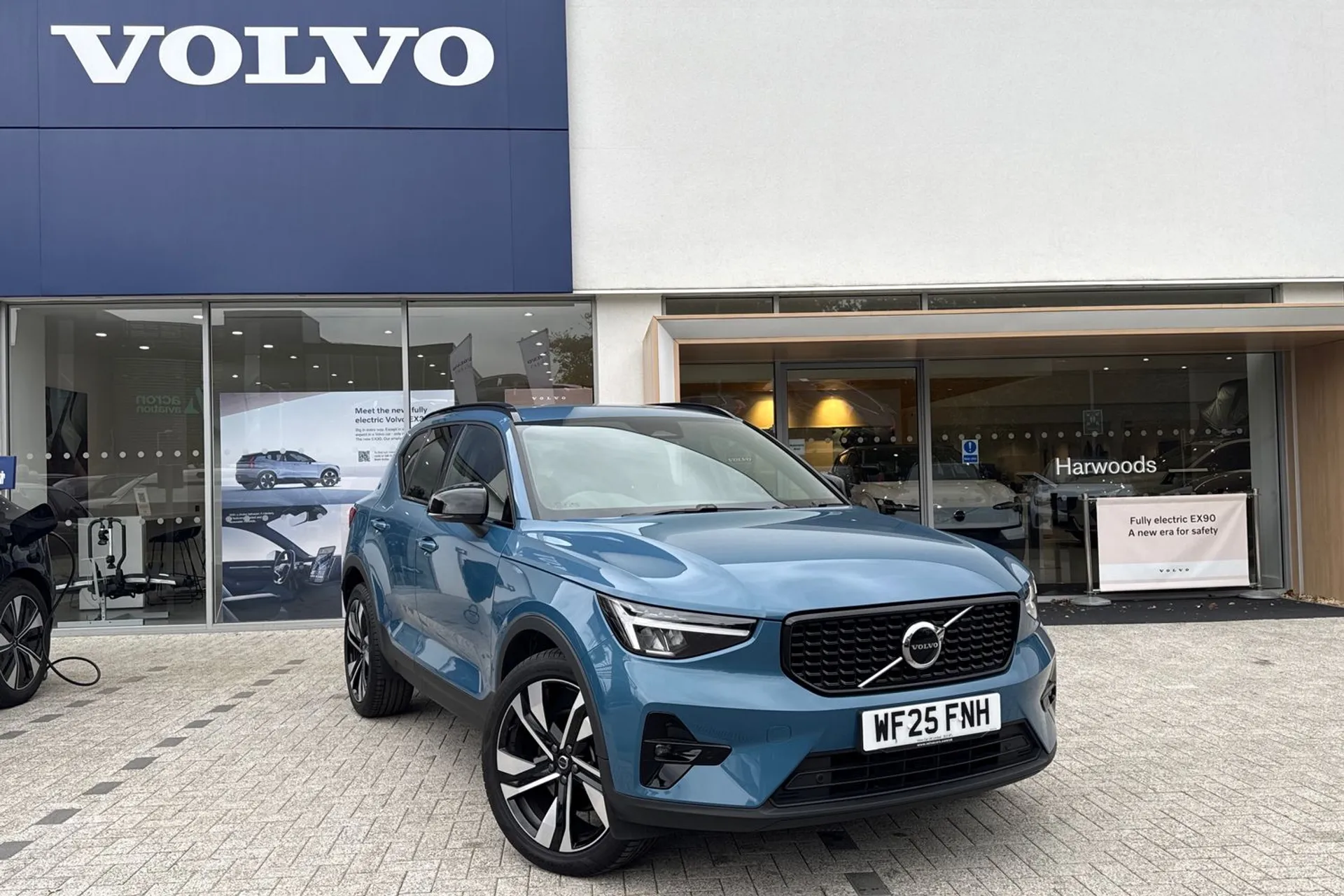 Volvo XC40 focused image