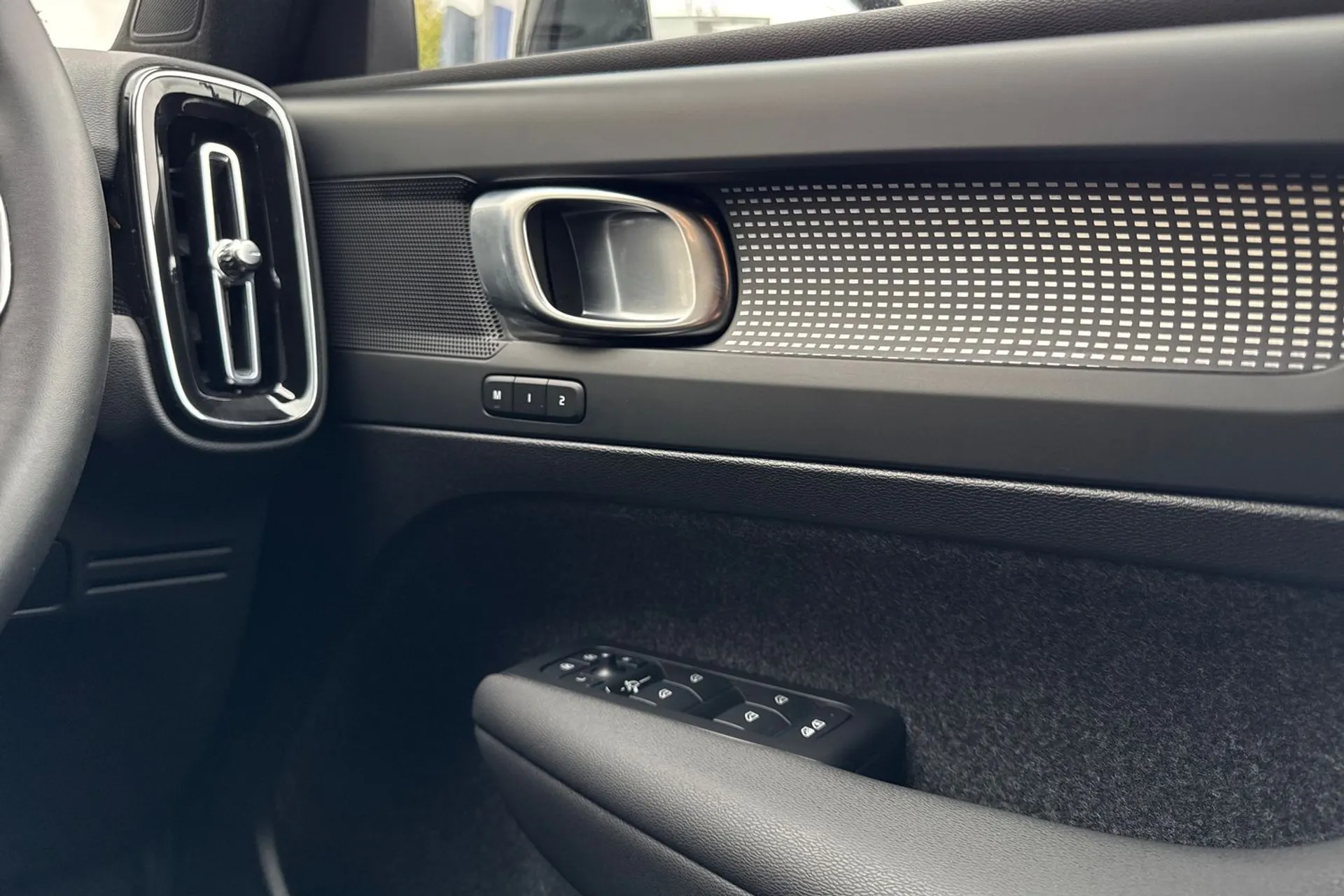 Volvo XC40 thumbnail image number 41