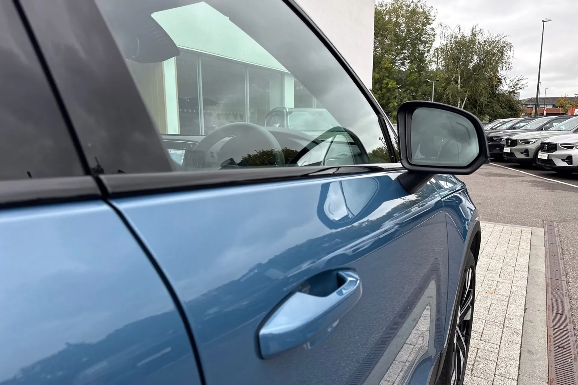 Volvo XC40 thumbnail image number 16