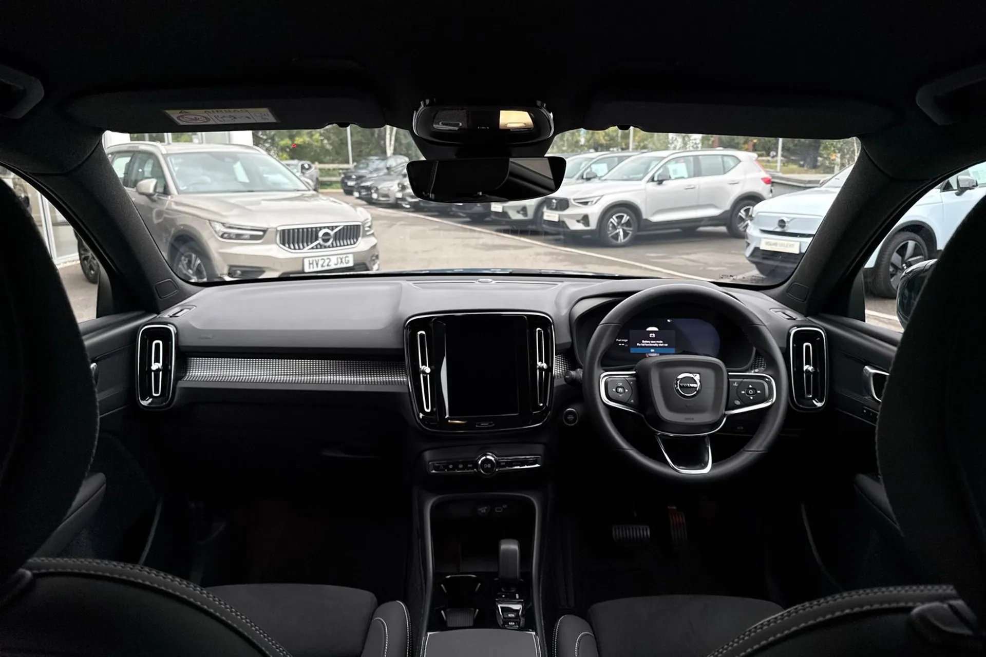 Volvo XC40 thumbnail image number 3