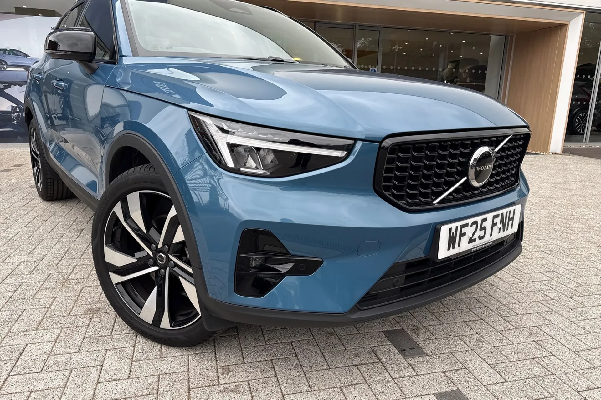 Volvo XC40 thumbnail image number 6