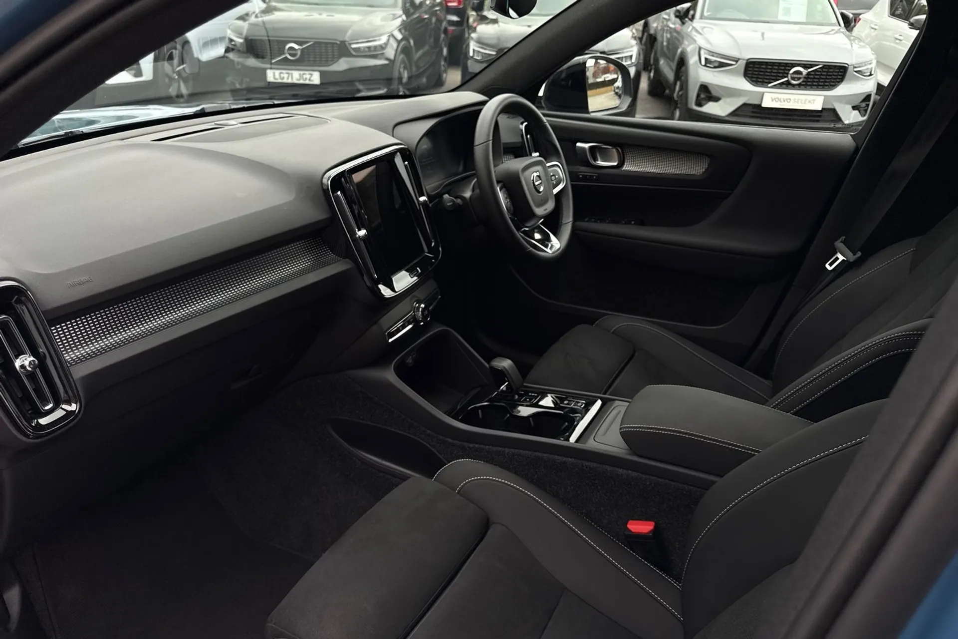 Volvo XC40 thumbnail image number 26