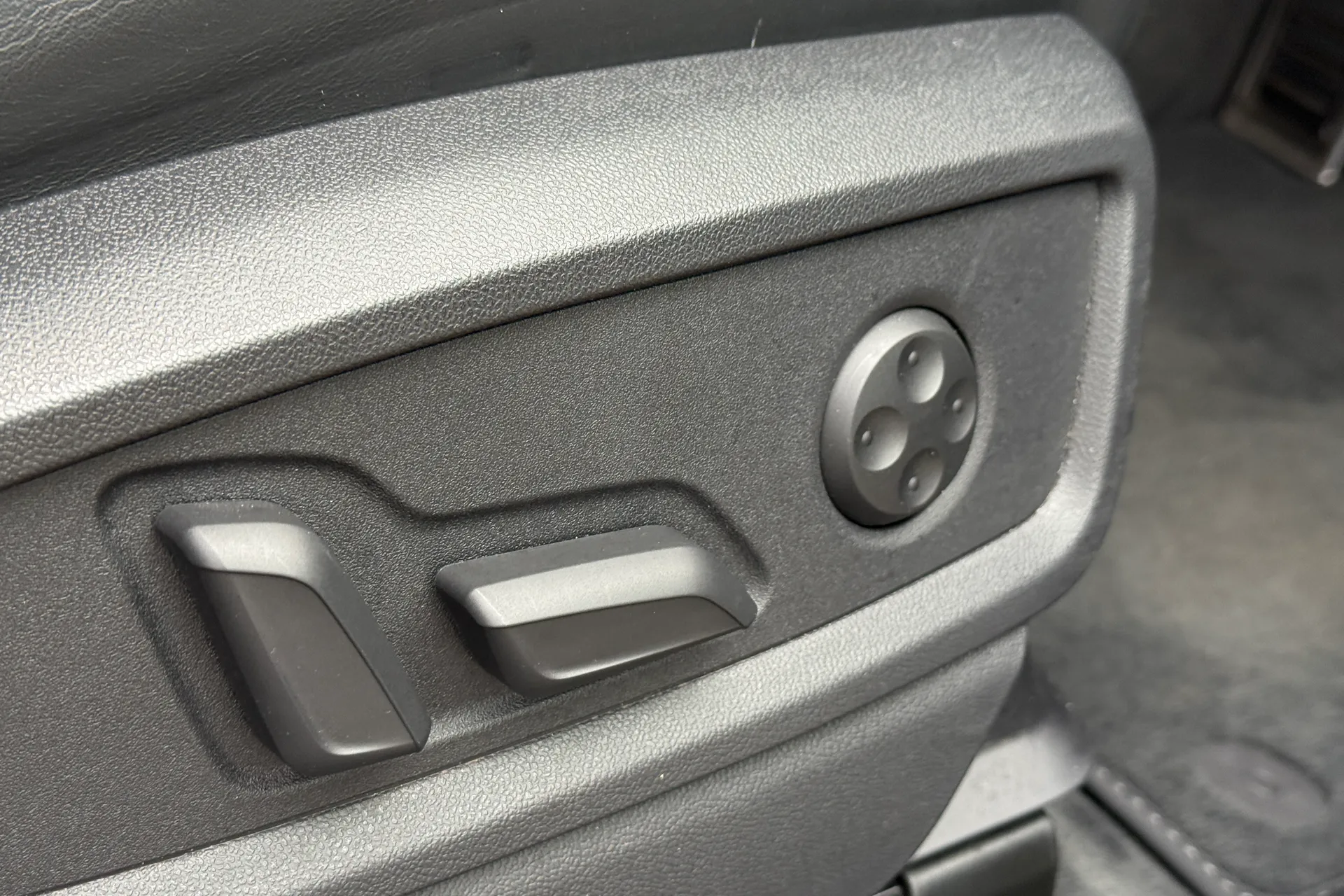 Audi Q5 thumbnail image number 26