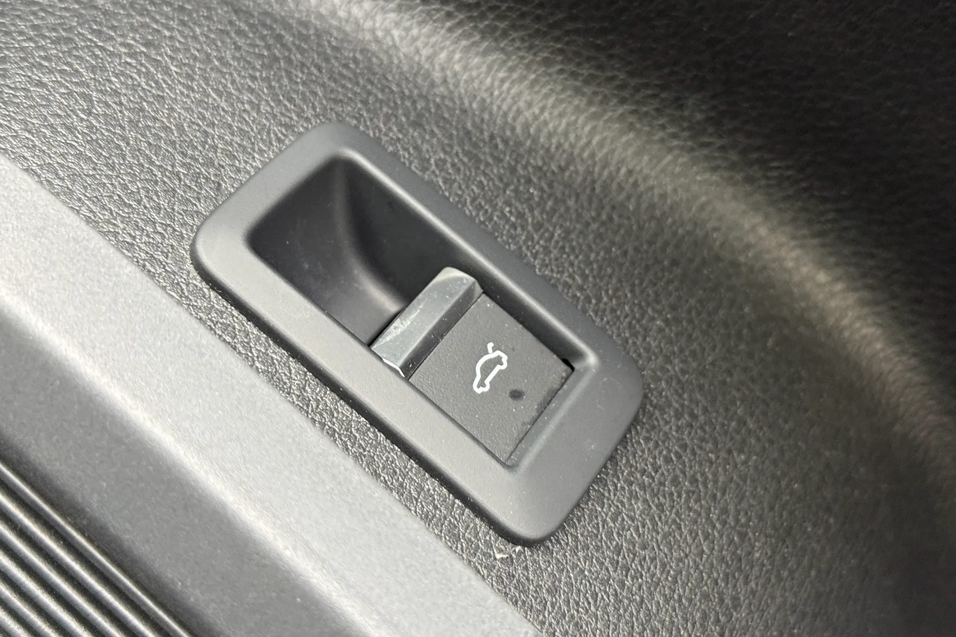 Audi Q5 thumbnail image number 25