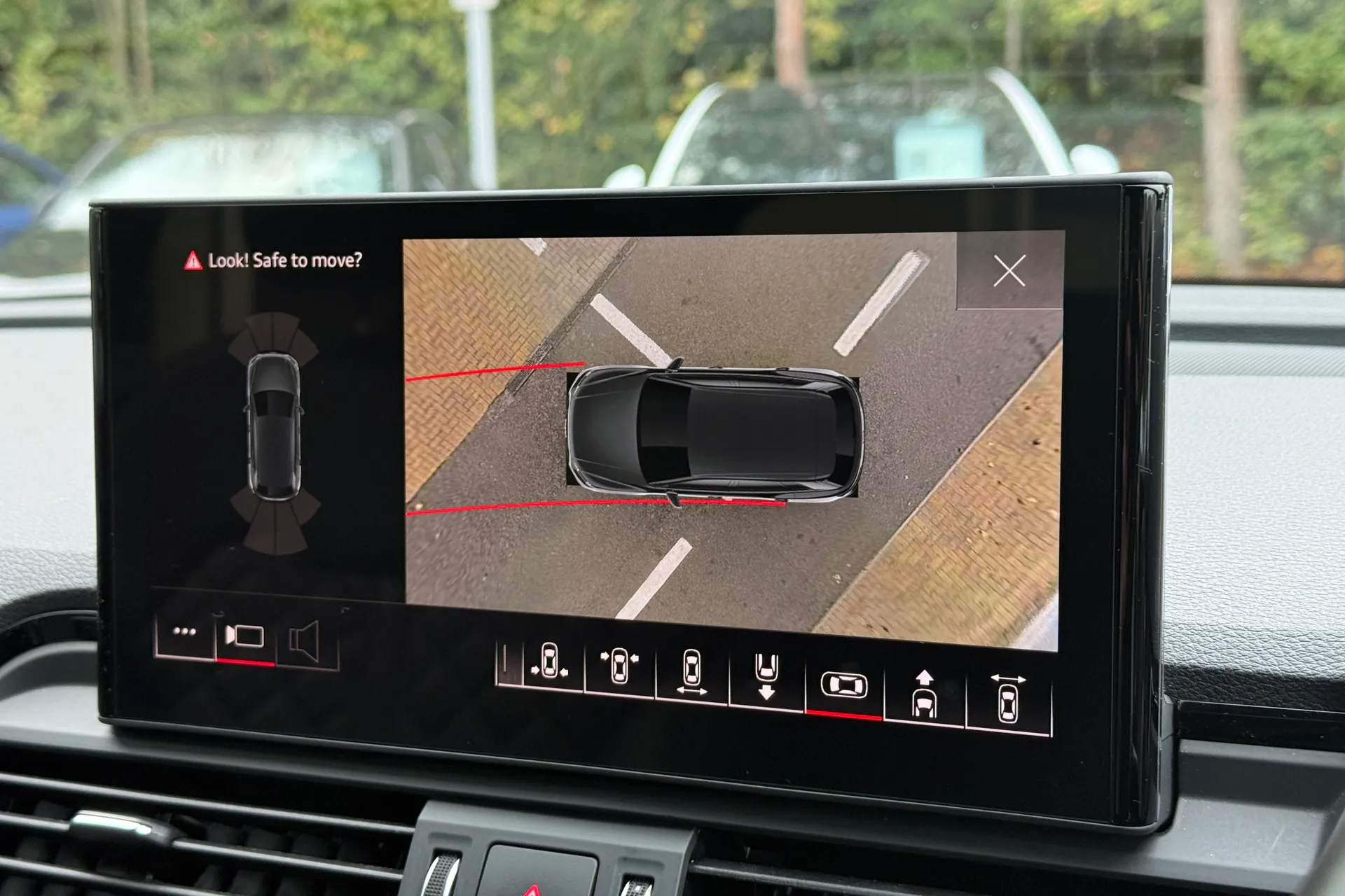 Audi Q5 thumbnail image number 17