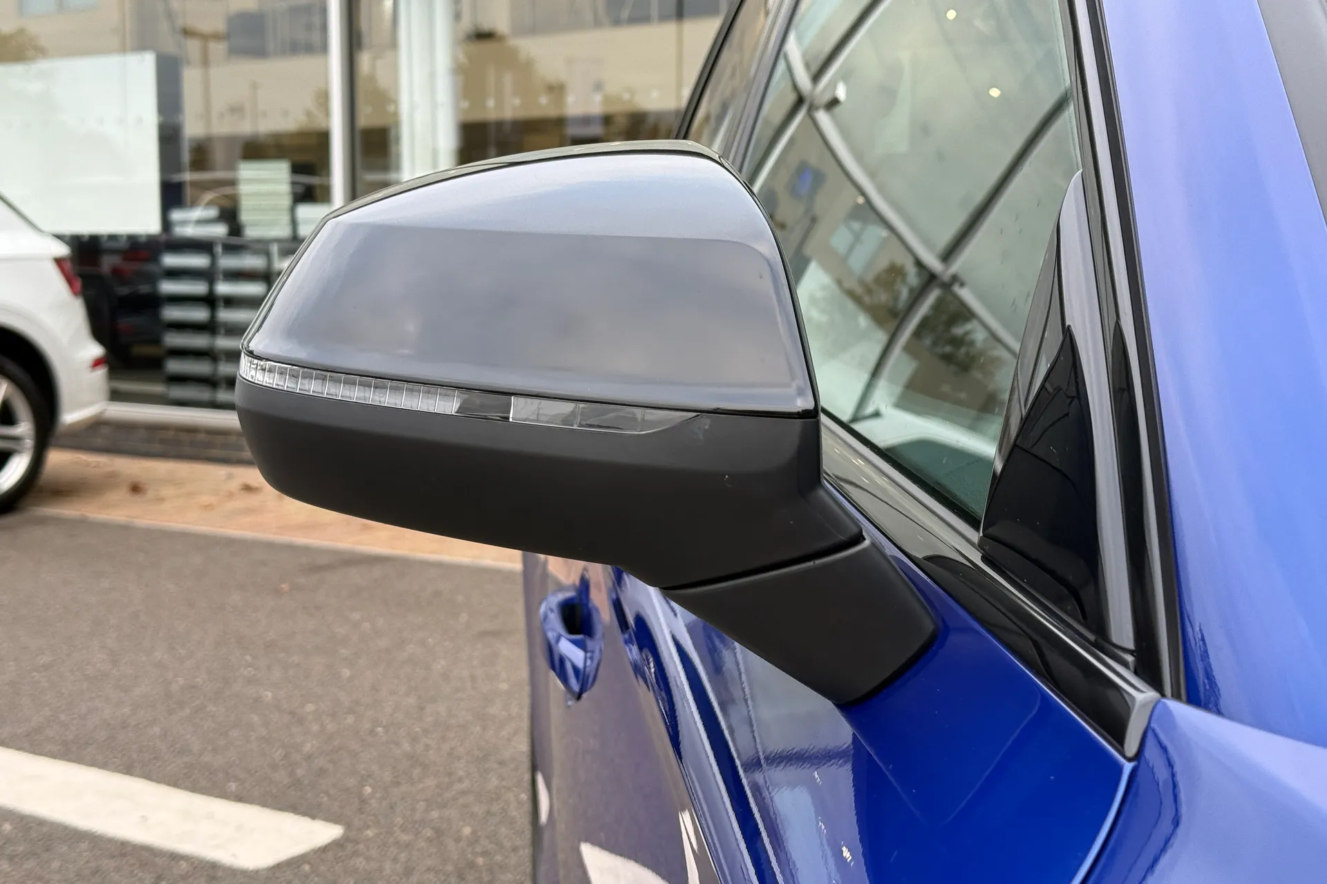 Audi Q5 thumbnail image number 8