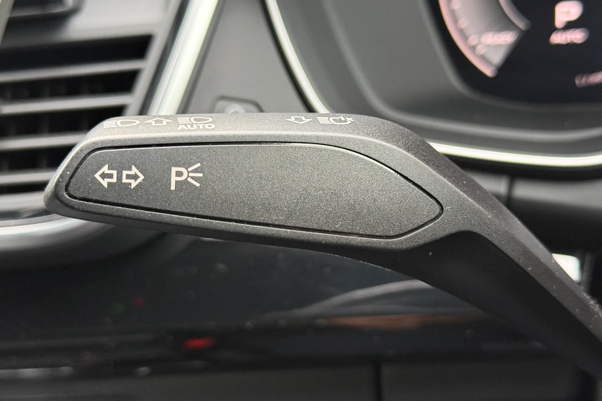 Audi Q5 thumbnail image number 14