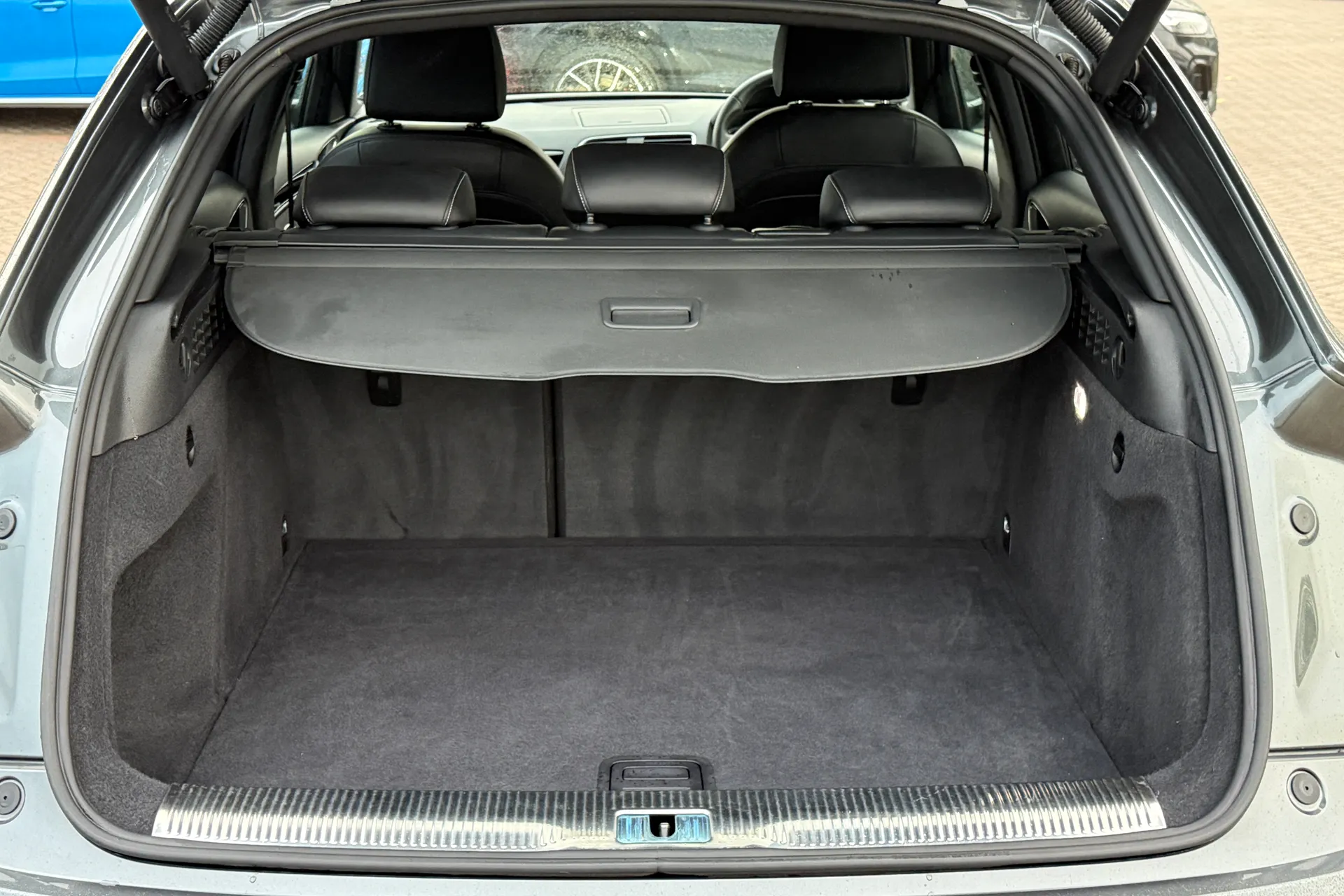 Audi Q3 thumbnail image number 31