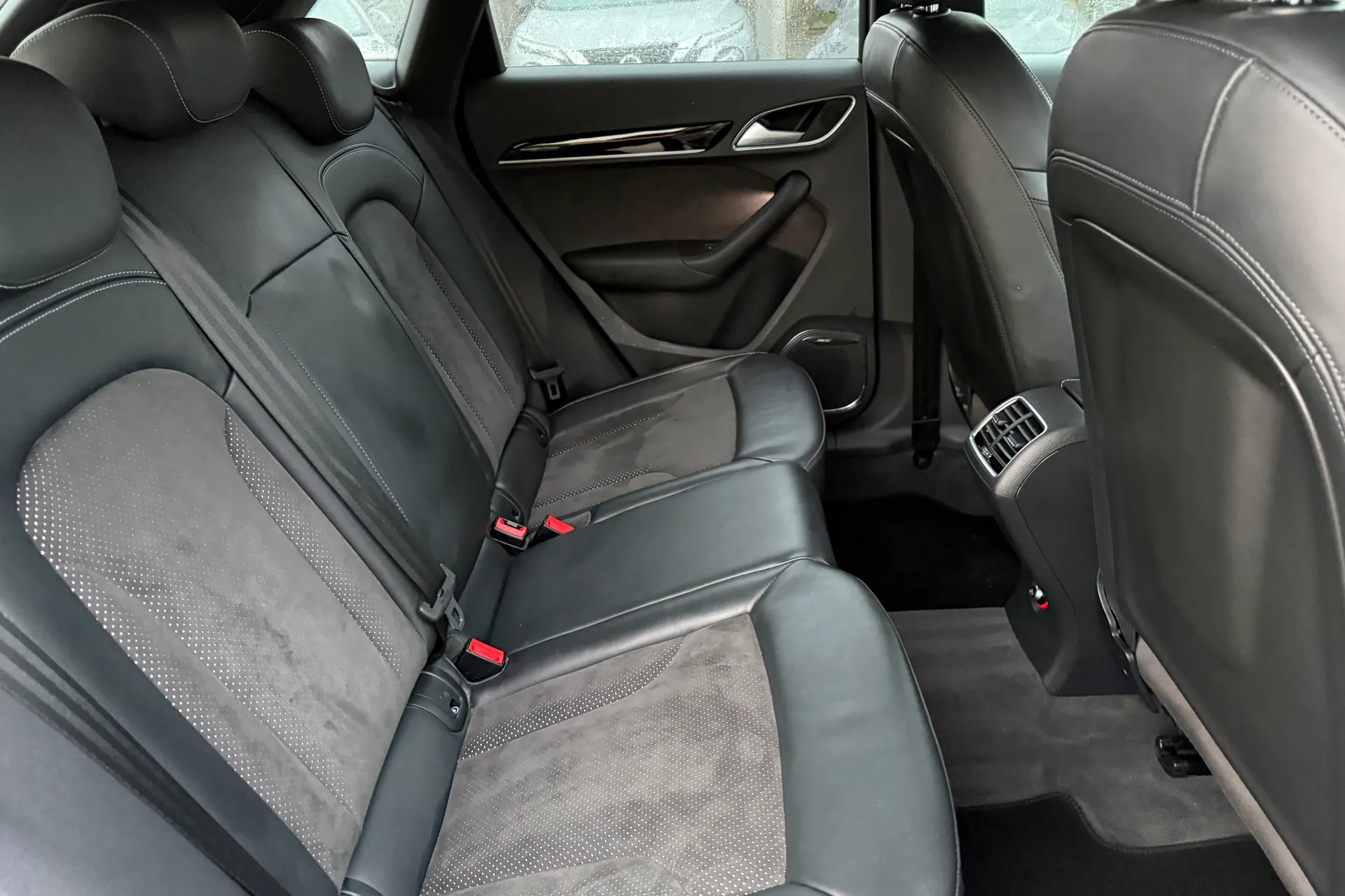 Audi Q3 thumbnail image number 39