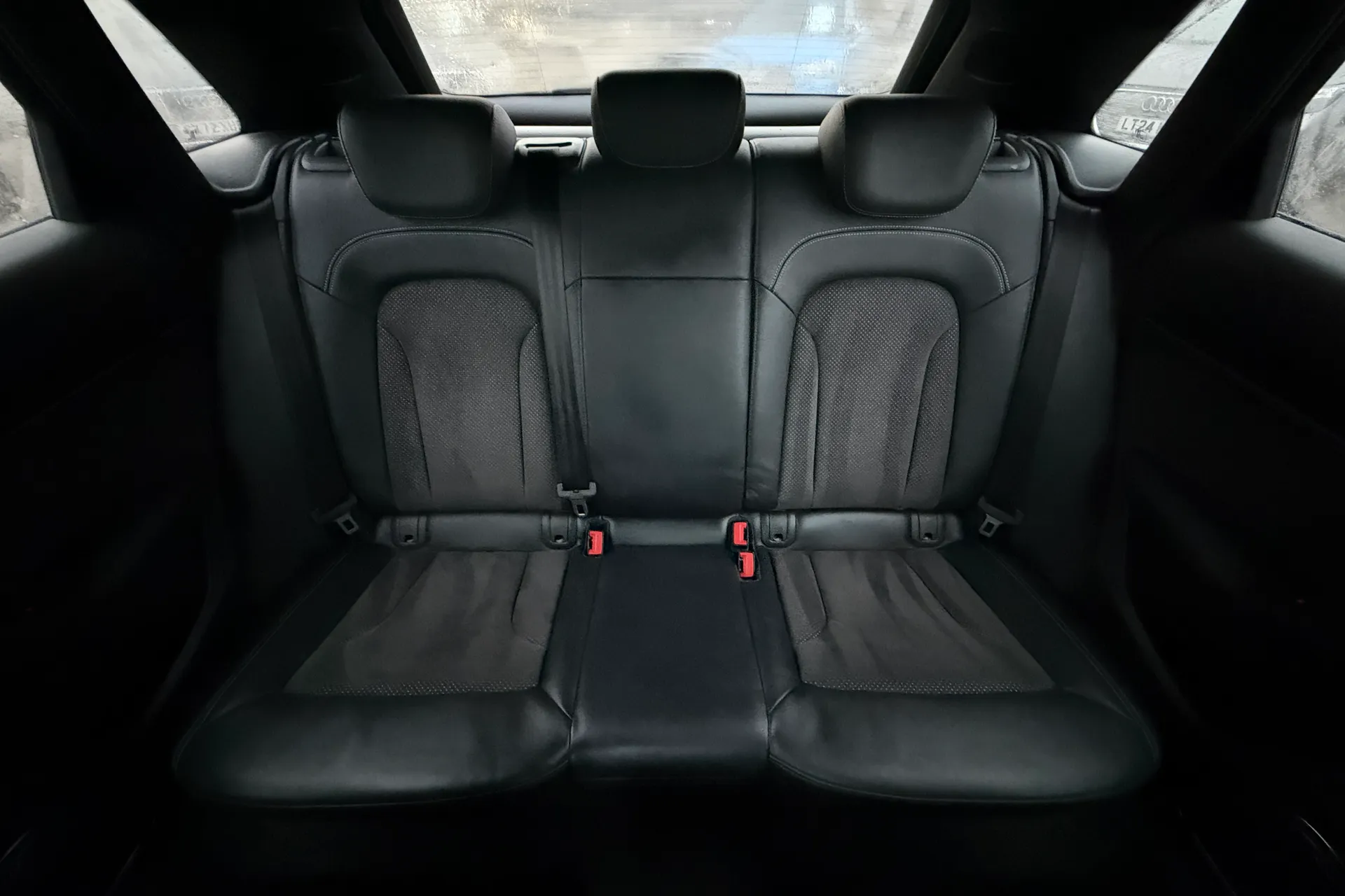 Audi Q3 thumbnail image number 33