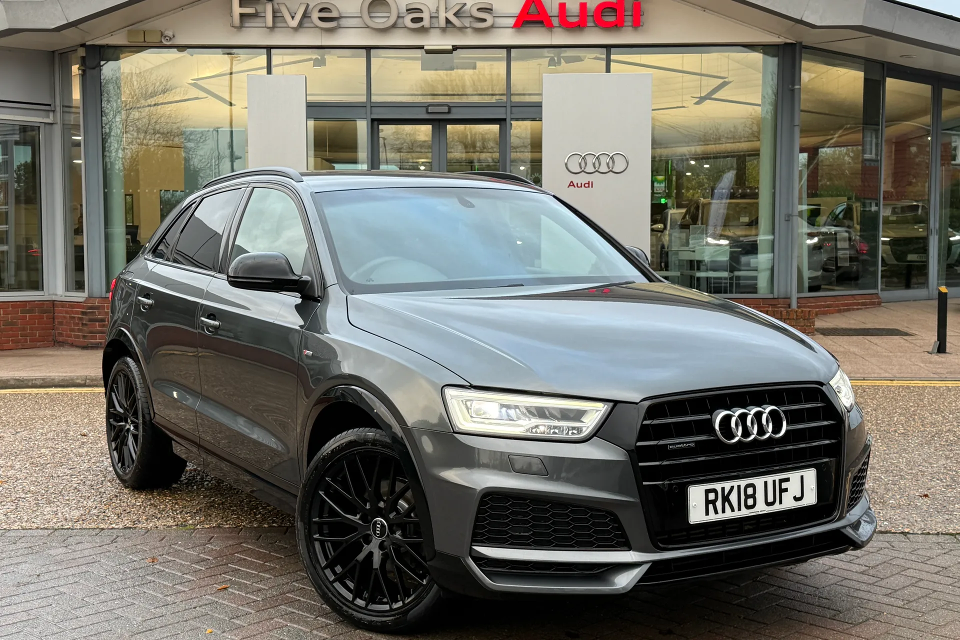 Audi Q3 focused image